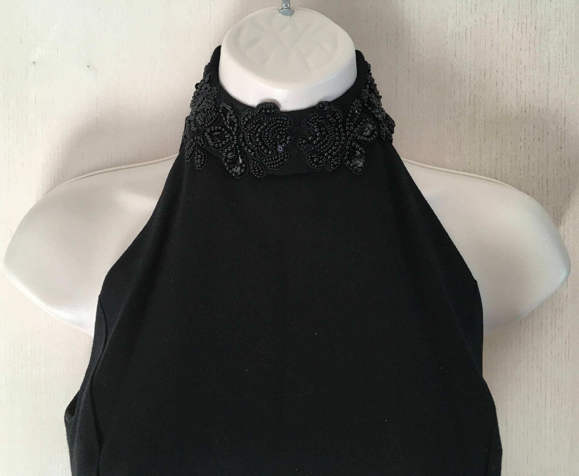 Schwarze Wolle Krepp Perlen Kleid Schwarze Wolle Krepp Perlen Kleid von OnePinkDog