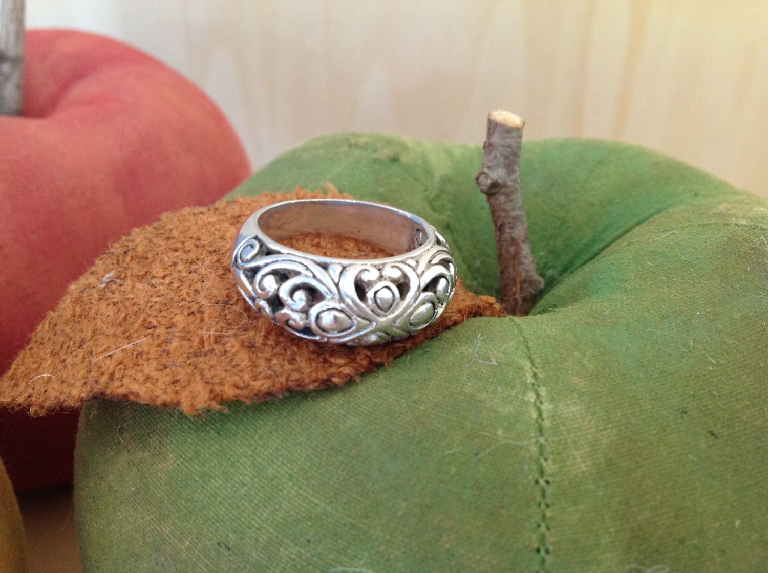 sterling Silber Geschnitzt Openweave Dome Ring sterling Silber Geschnitzt Openweave Dome Ring von OnePinkDog