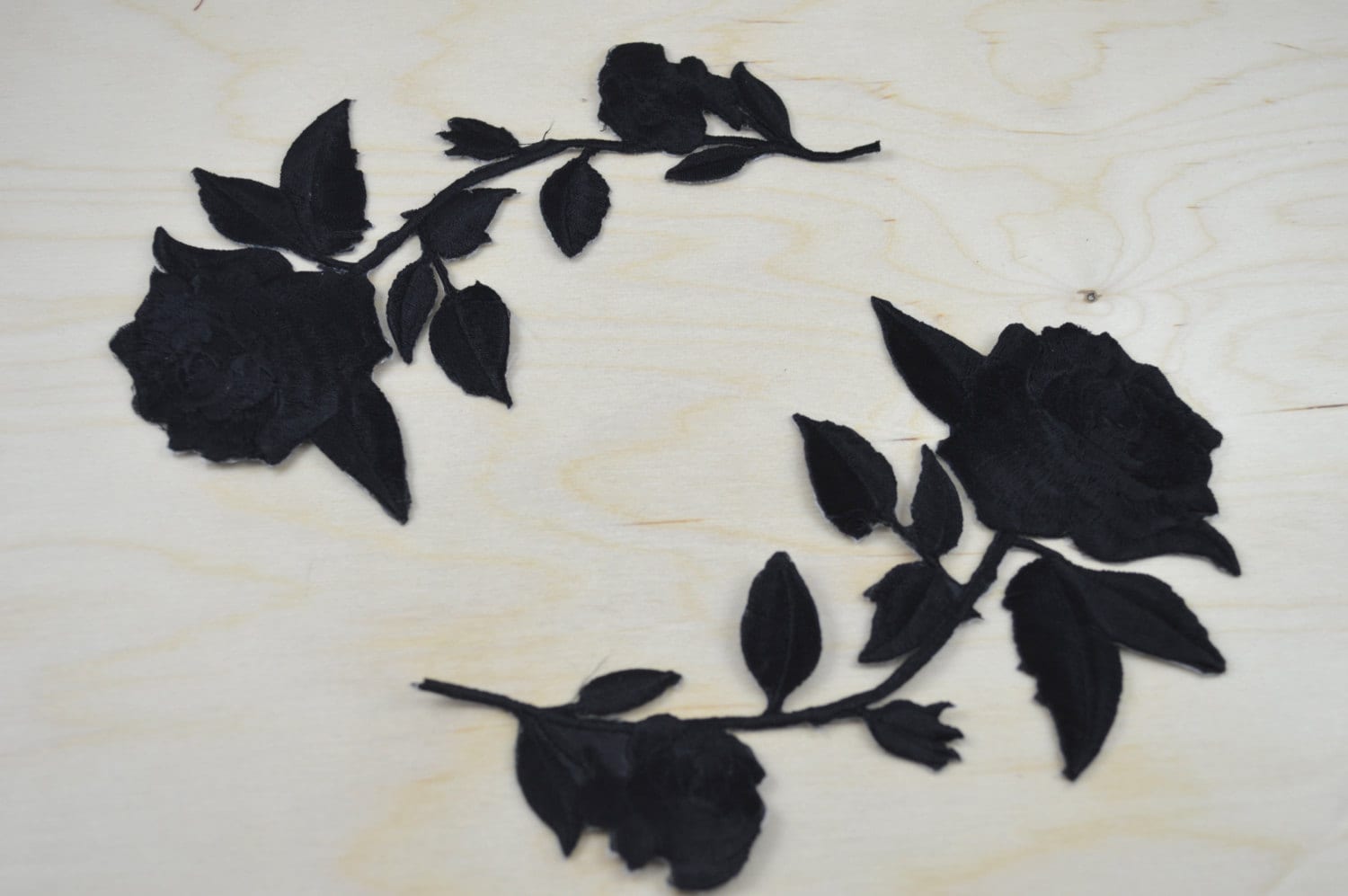 Black Rose Embroidery Patches Aufbügler Blume | 2Er Set Black Rose Embroidery Patches Aufbügler Blume | 2Er Set von OneStopStitched