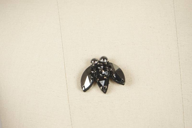 Kristall Käfer Patch Teardrop Kristalle Oben Augen/Kleine Insekt Schwarz Und Grau Broach Kristall Käfer Patch Teardrop Kristalle Oben Augen/Kleine Insekt Schwarz Und Grau Broach von OneStopStitched