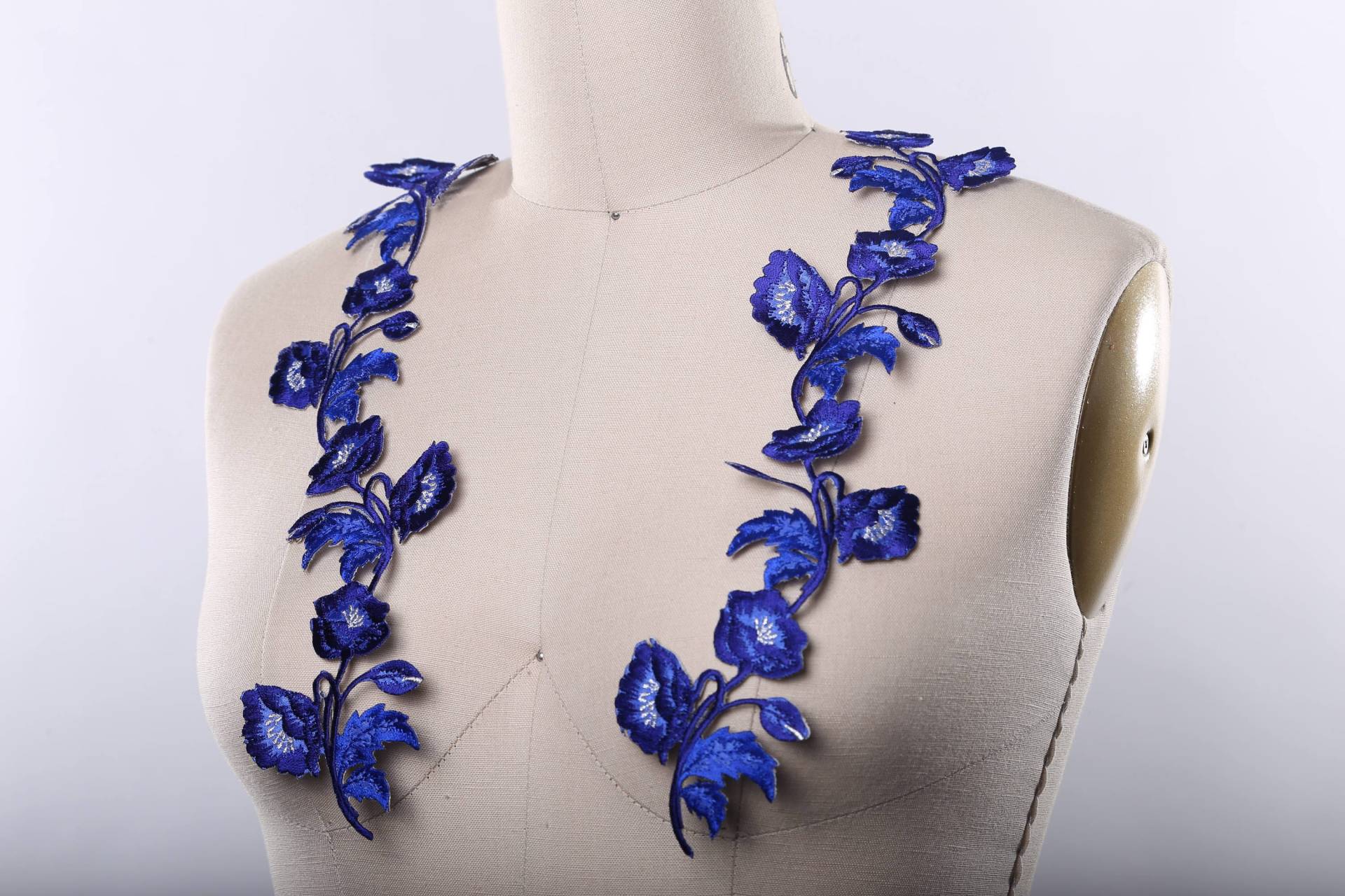 Royalblaue Applikation Bügelbild Blume | 2Er Set von OneStopStitched