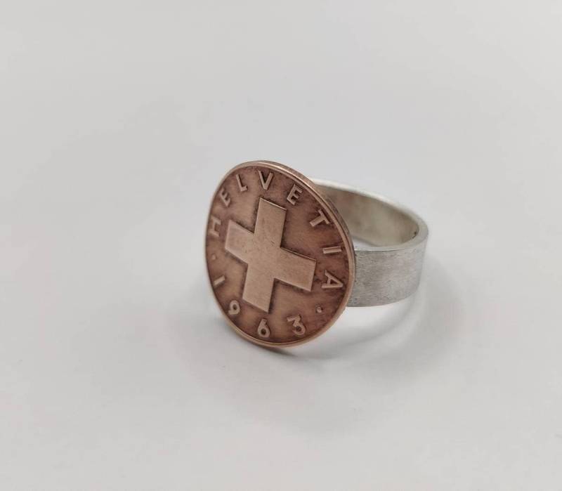 Handgemachter Münzring Mit Schweizer Kreuz Vintage Bronze Sterling Silber Band Handgemachter Münzring Mit Schweizer Kreuz Vintage Bronze Sterling Silber Band von OneTreeCoinJewelry