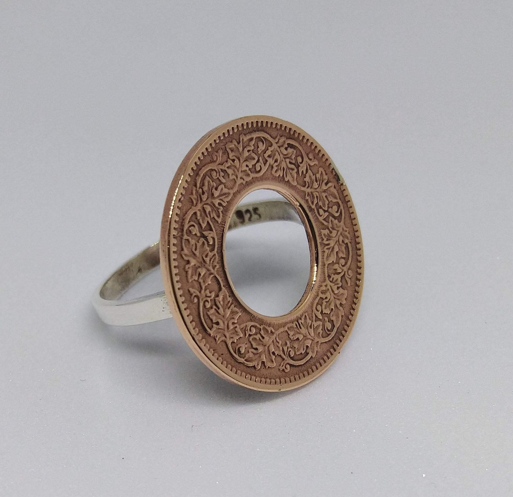 Handgemachte British India Hole Coinring Sterling Silber Band Design Handgemachte British India Hole Coinring Sterling Silber Band Design von OneTreeCoinJewelry
