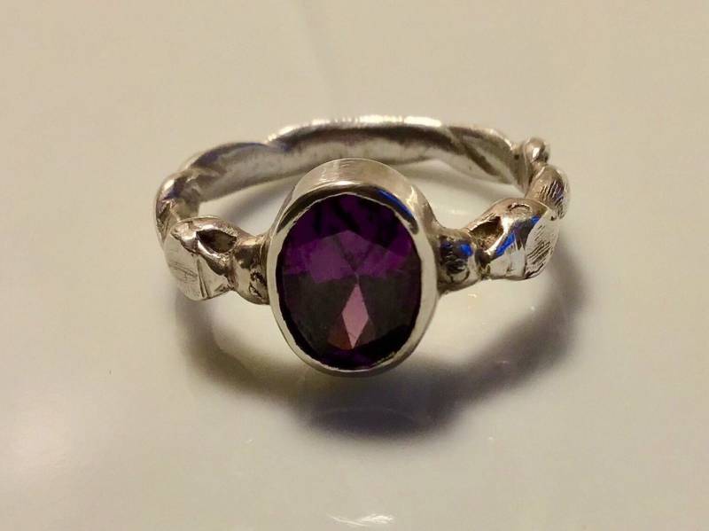 Silber Und Amethyst Ring. Grösse L von Oneandonlygems