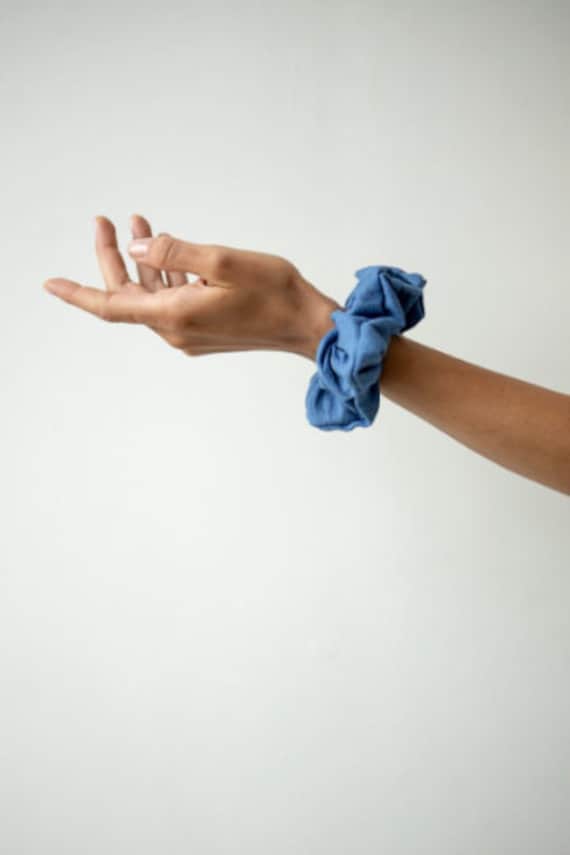 Blaue Scrunchie Aus Leinen, Auf Bestellung, Zopf Gummi, Haargummi, Wählen Sie Ihre Farbe, Haar-Zubehör von OnelovebrandUA