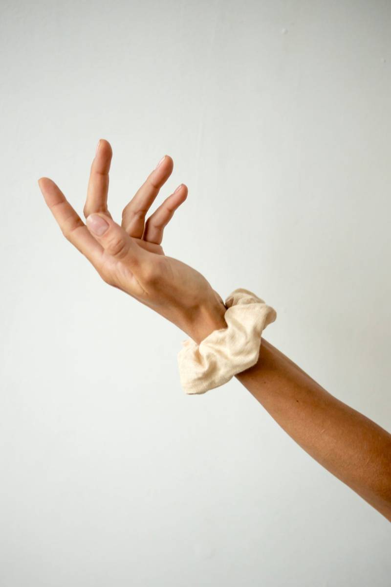 Creme Haar Scrunchie, Ponytail Halter, Leinen Haar, Bio Scrunchie, Nachhaltig von OnelovebrandUA