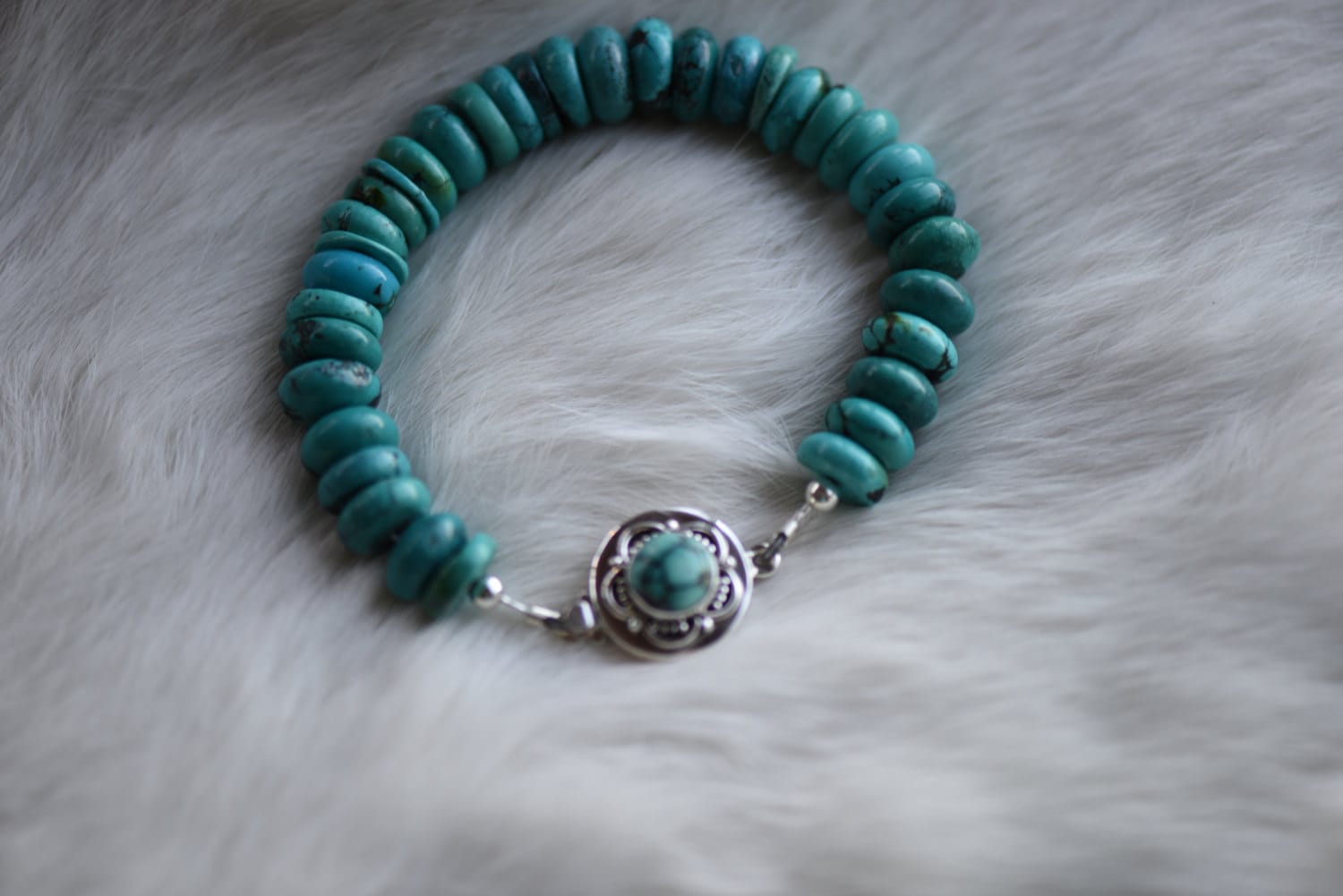 Großer Türkis Perlen Bracelete Großer Türkis Perlen Bracelete von OneofaKindGemsJewels