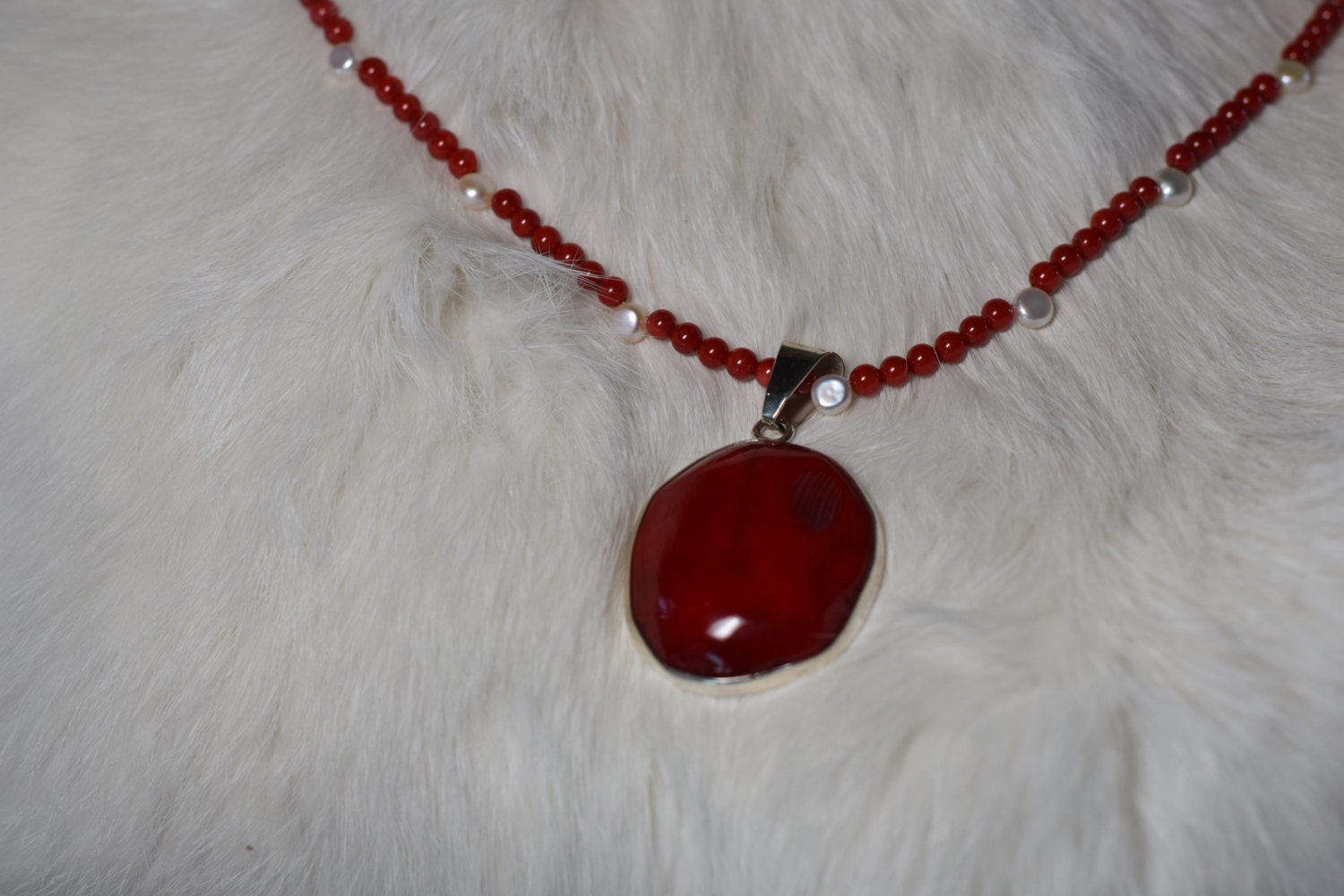 Korallen Und Perle Halskette Korallen Und Perle Halskette von OneofaKindGemsJewels