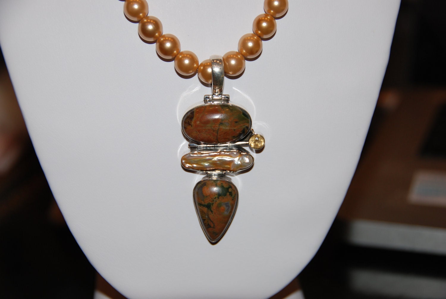 Perlen Perlenkette Mit Bruno Jasper Und Mutter Der Perle Anhänger, Handgefertigte Halskette, Ein Unikat Halskette Perlen Perlenkette Mit Bruno Jasper Und Mutter Der Perle Anhänger, Handgefertigte Halskette, Ein Unikat Halskette von OneofaKindGemsJewels