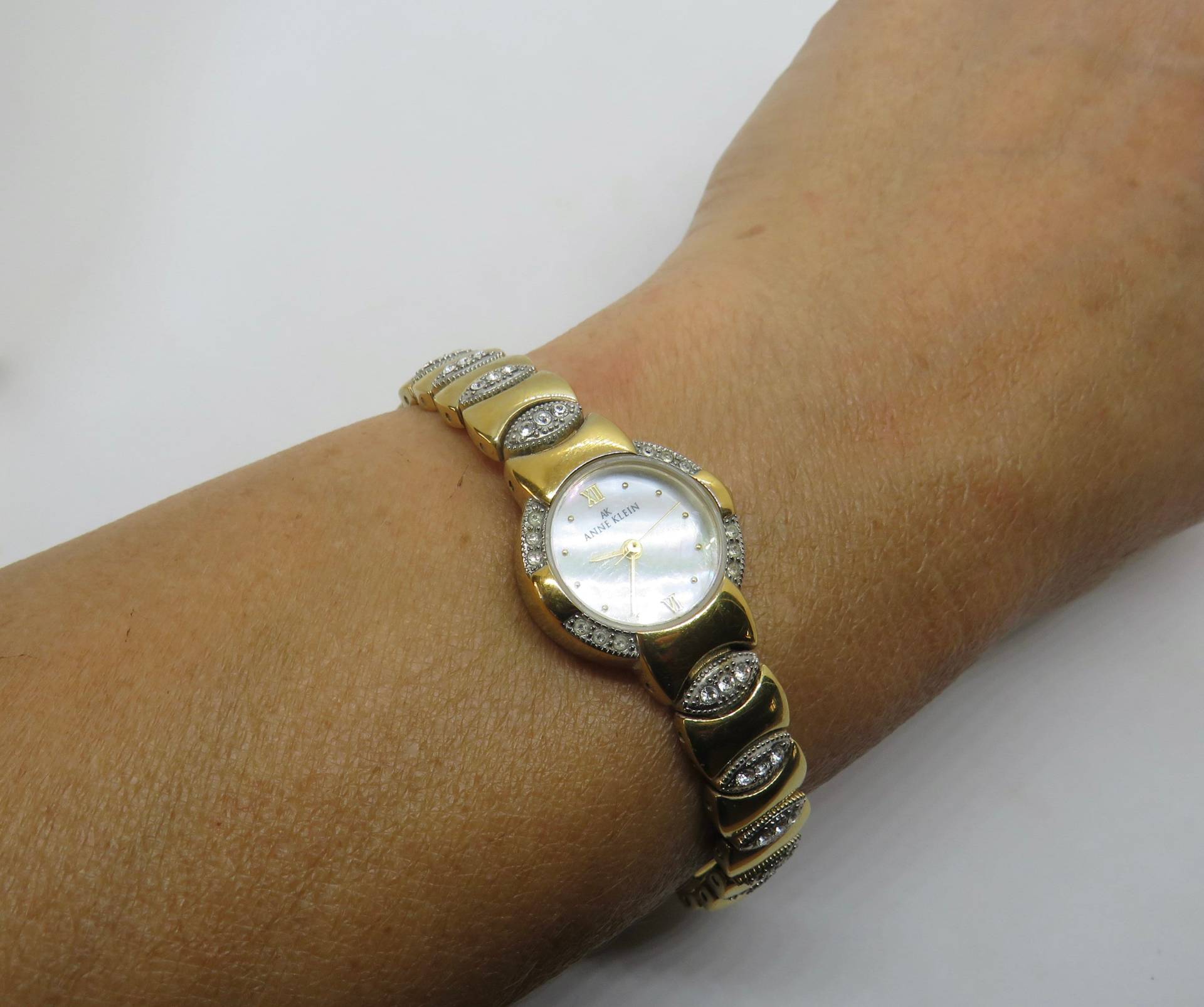 Vintage Anne Klein Diamond Kleid Uhr/Gold Quarz Perlengesichtsuhr Damenuhr Schweizer Geschenkuhr von OnlineRetroEmporium