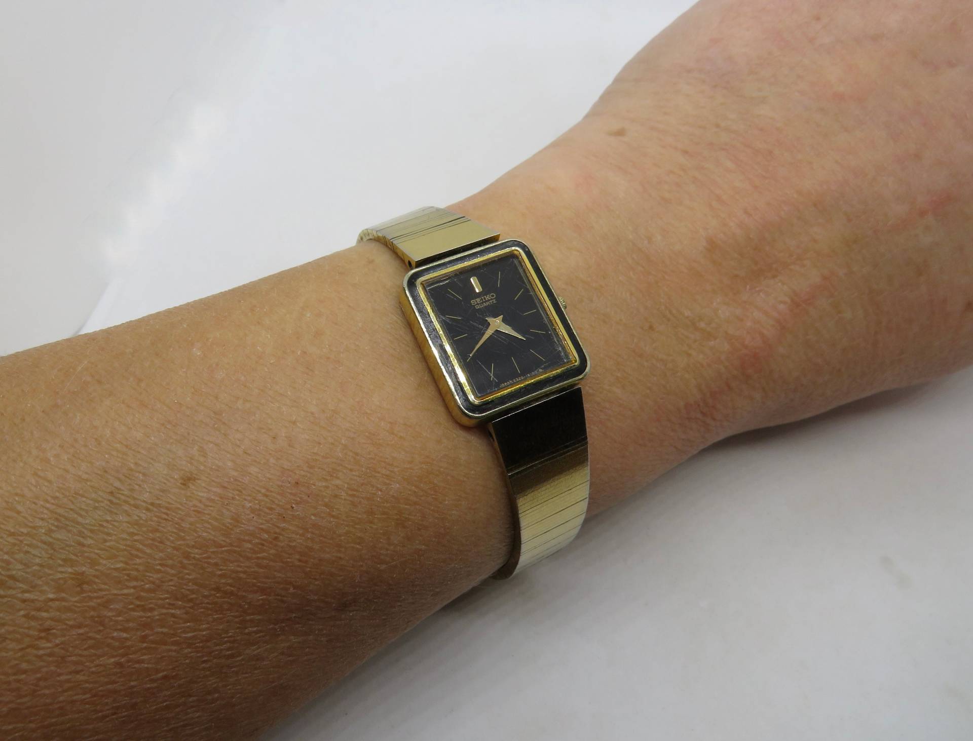 Vintage Gold Panzeruhr/Seiko Quartz Damenuhr Armbanduhr Japan Uhr von OnlineRetroEmporium