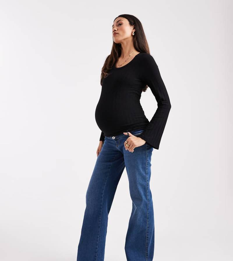 ONLY Maternity - Madison - Jeans in Mittelblau mit hohem Bund und weitem Bein, Umstandsmode ONLY Maternity - Madison - Jeans in Mittelblau mit hohem Bund und weitem Bein, Umstandsmode von Only Maternity