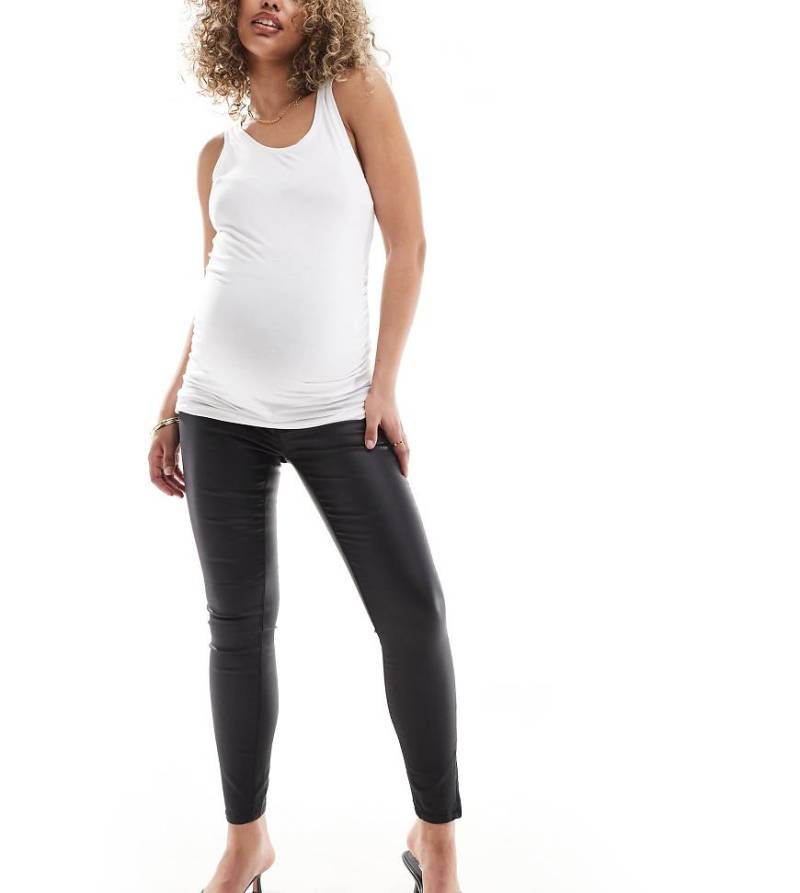 Only Maternity - Kendell - Enge, beschichtete Umstands-Jeans in Schwarz von Only Maternity