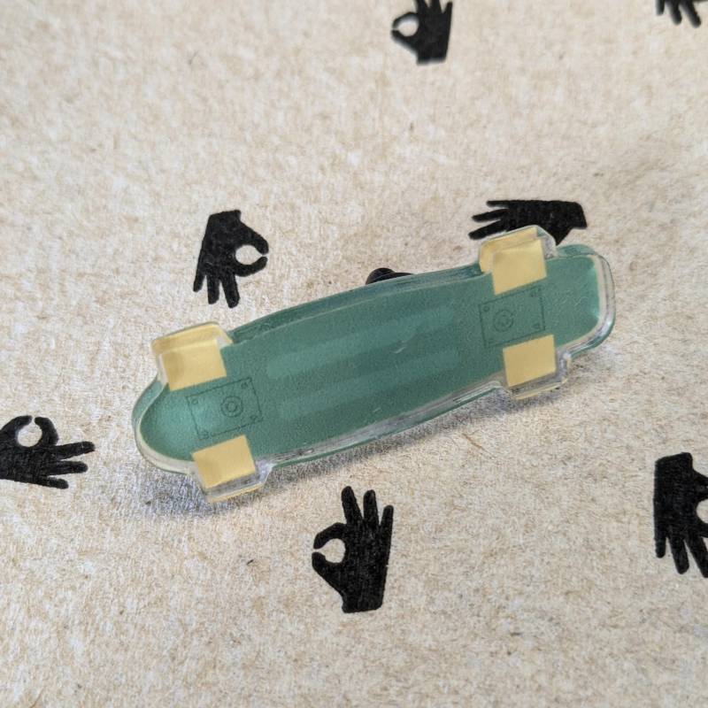 Vintage-Inspirierter Skateboard-Emaille-Pin | Perfektes Geschenk Für Skate-Liebhaber Vintage-Inspirierter Skateboard-Emaille-Pin | Perfektes Geschenk Für Skate-Liebhaber von OnlyAkn