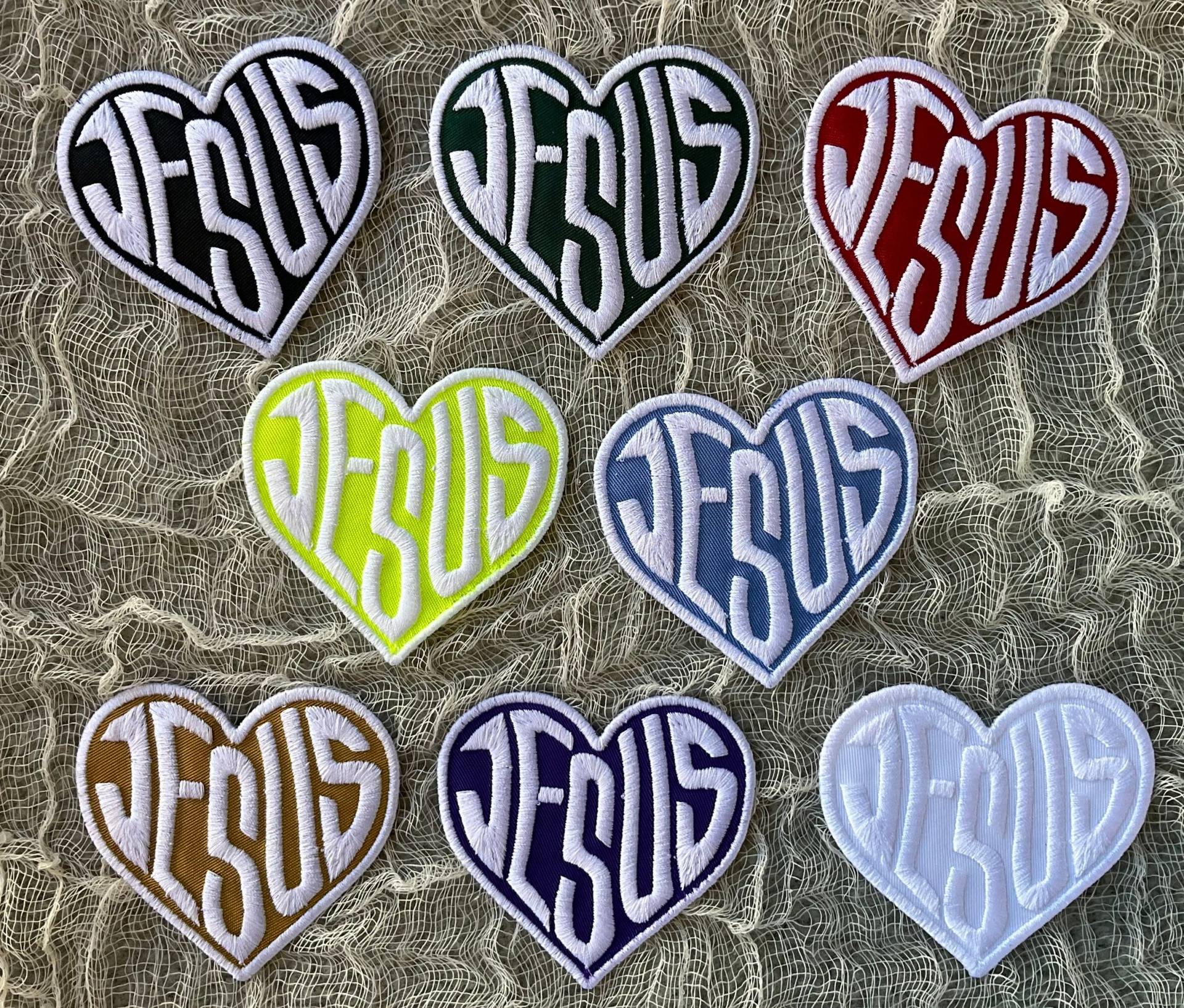 Liebe Jesus Aufnäher - Weiße Stickerei Gesticktes Bügelbild Oder Taufe Geschenk, Disciple Wear, Christian Gift von OnlyGodOutfitters