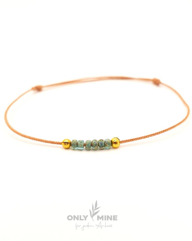 Simpel Armband Mit Kleinen Glasperlen, Minimalistisch Und Anpassbar Simpel Armband Mit Kleinen Glasperlen, Minimalistisch Und Anpassbar von imperfectionDE