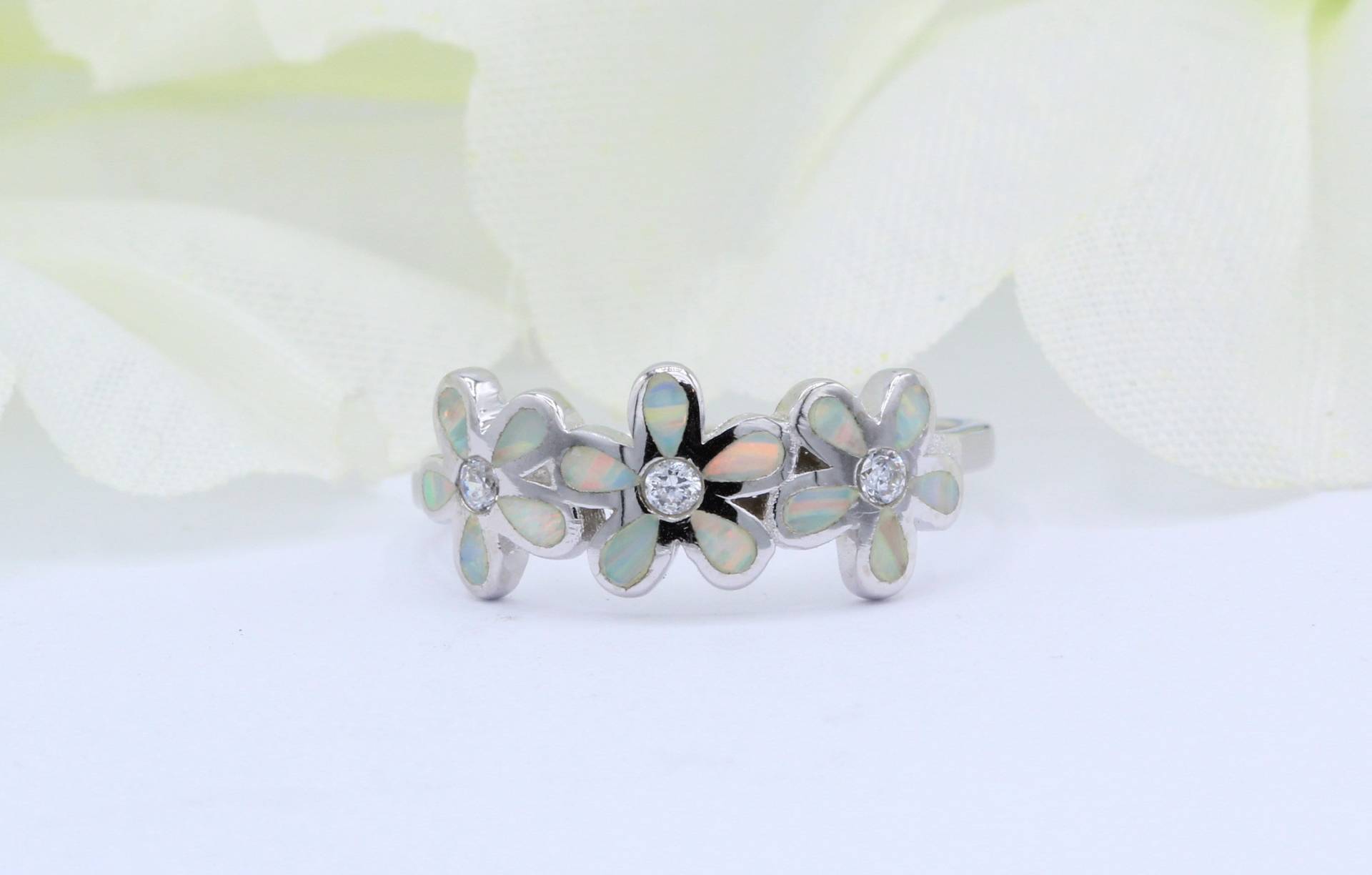 3 Blume Plumeria Ring Lab White Opal Art Deco Vintage Verlobungsring Trendy Rund Massiv 925 Sterling Silber Bandfarbe Wählen von OnlyOpalLuv