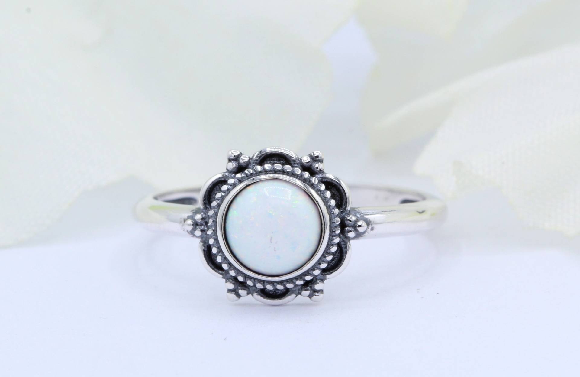 Bali Kugel Design Blume Rund Lab White Opal Art Deco Vintage Hochzeit Verlobungsring Cz Solid 925 Sterling Silber Wähle Dein Band von OnlyOpalLuv