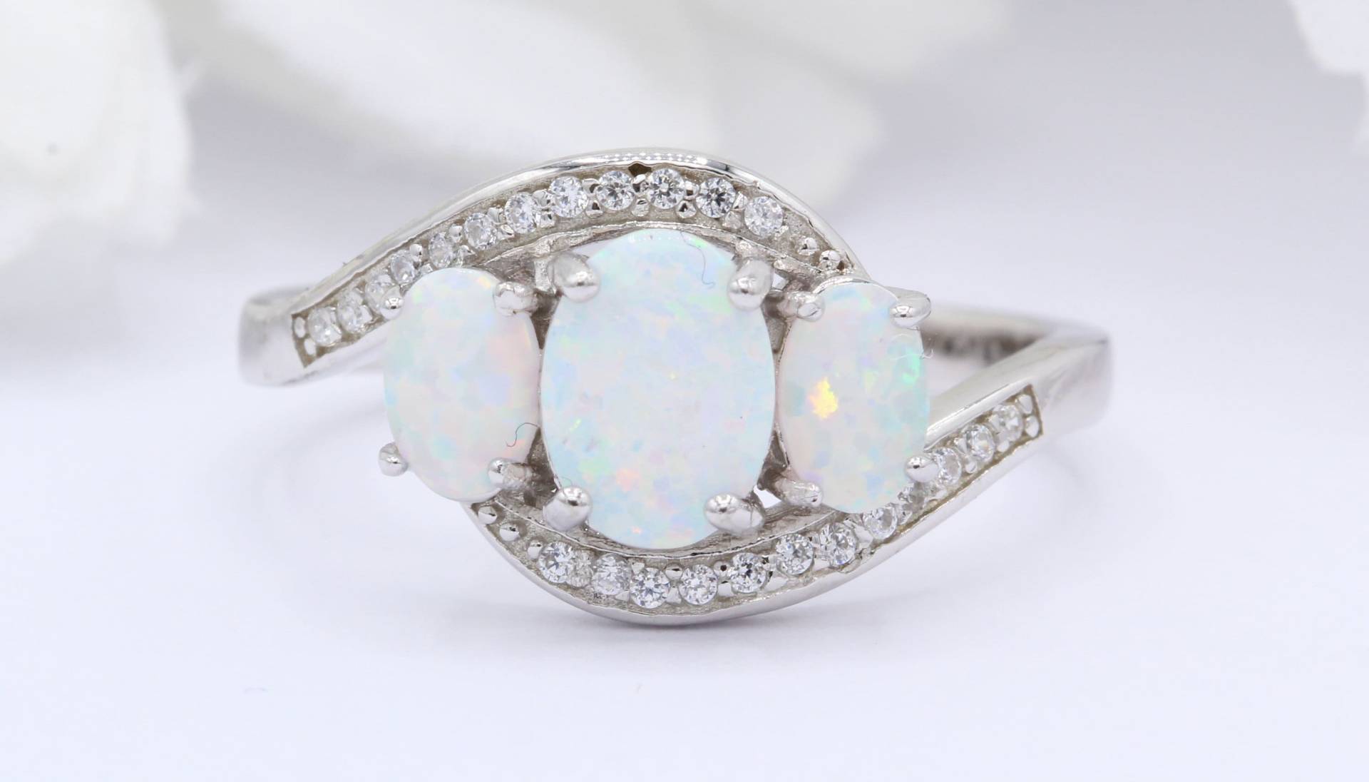 Drei Stein Gedreht Oval Lab Weiß Opal Art Deco Vintage Hochzeit Verlobungsring Rund Cz Massiv Band 925 Sterling Silber Wähle Deinen von OnlyOpalLuv