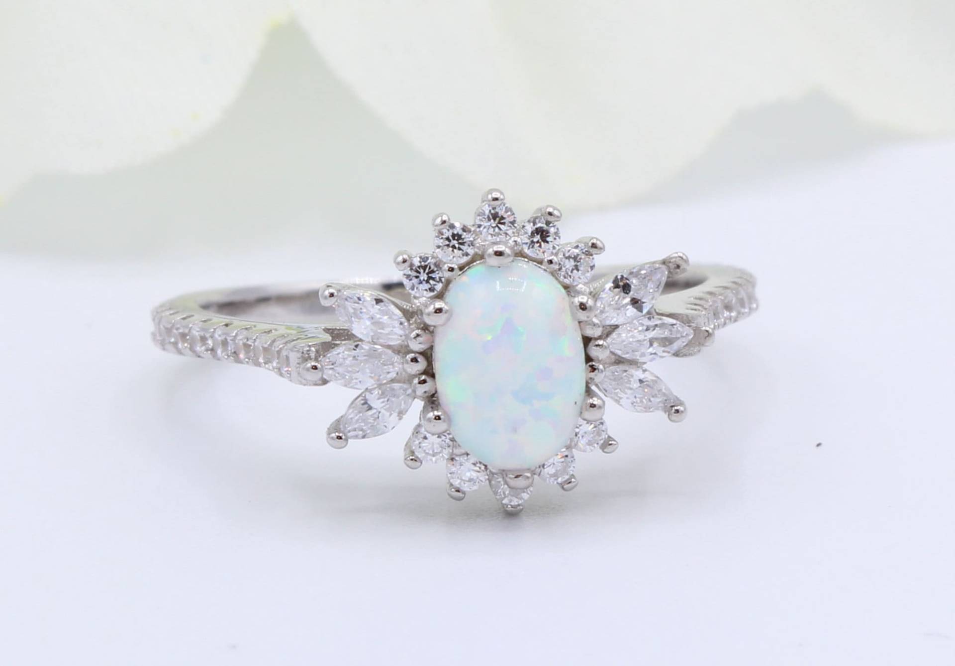 Floral Vintage Art Deco Oval Lab Weiß Opal Hochzeit Verlobung Braut Ring Marquise Runde Diamant Cz Akzent 925 Sterling Silber von OnlyOpalLuv