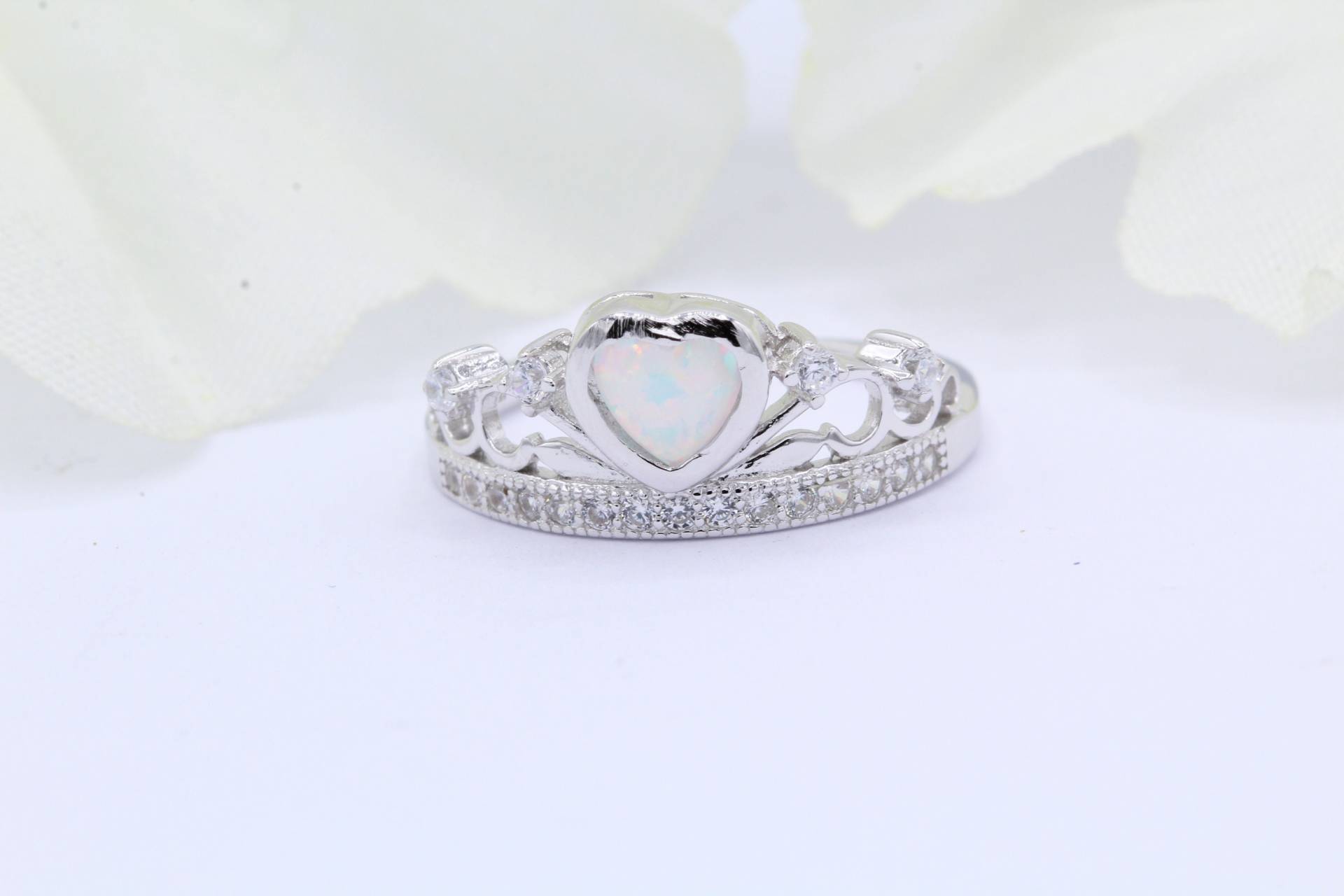Gekröntes Herz Cz Lab Weißer Opal Krone Art Deco Hochzeit Braut Versprechen Ring Massiv 925 Sterling Silber Wählen Sie Ihre Band Farbe von OnlyOpalLuv