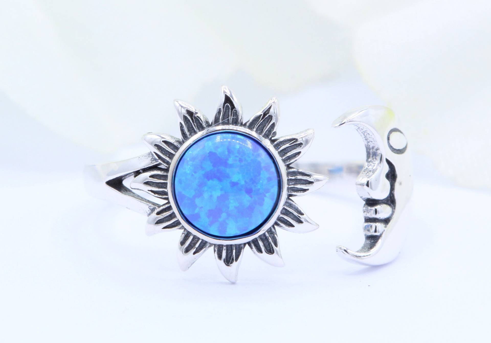 Halbmond Und Sonne Rund Lab Blau Oder Weiß Opal Sternzeichen Art Deco Versprechen Ring Solid 925 Sterling Silber Wähle Deinen Stein von OnlyOpalLuv