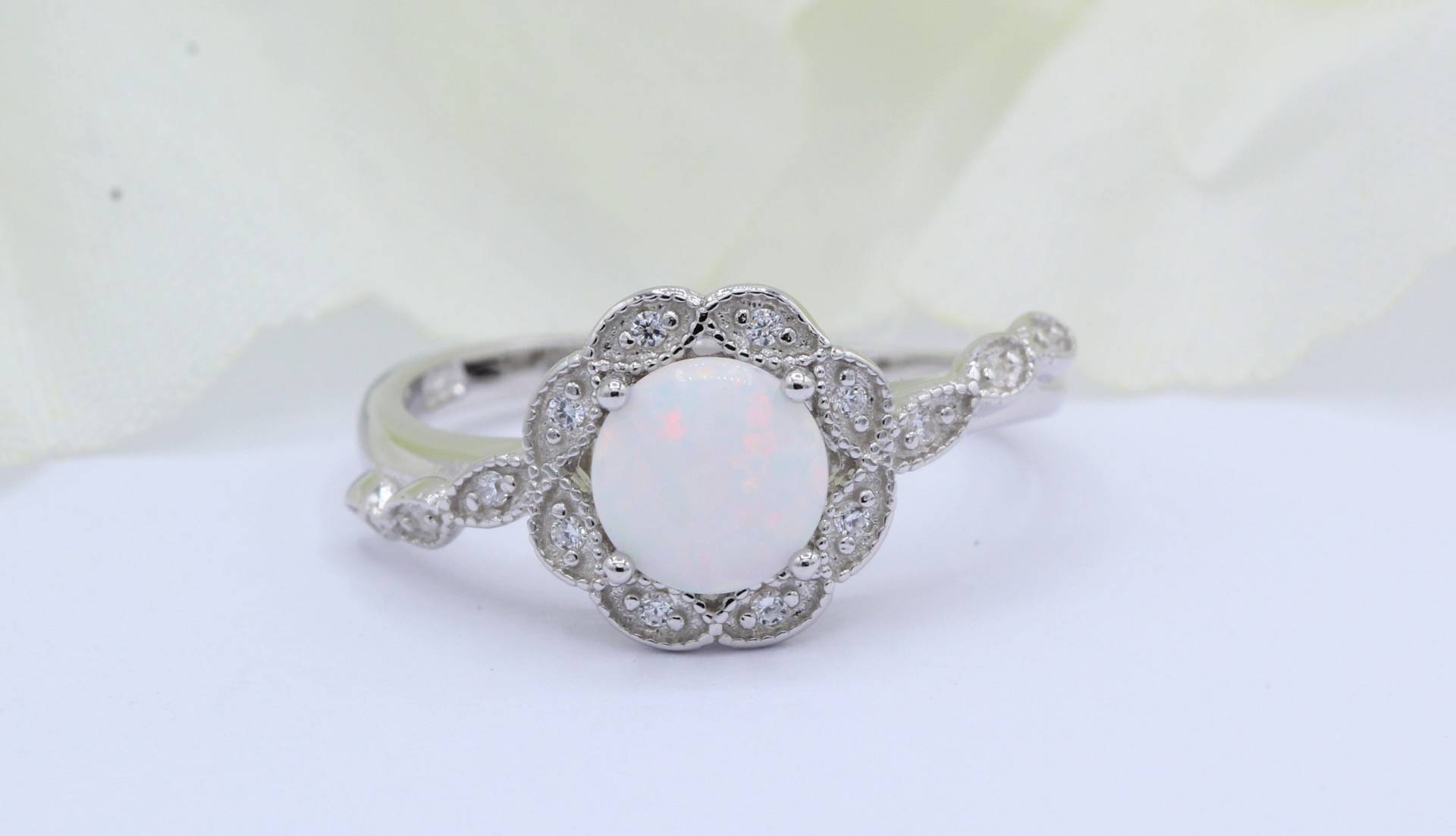 Halo Flower Design Rund Lab White Opal Cz Art Deco Vintage Hochzeit Verlobungsring Massiv 925 Sterling Silber Wähle Band Farbe von OnlyOpalLuv