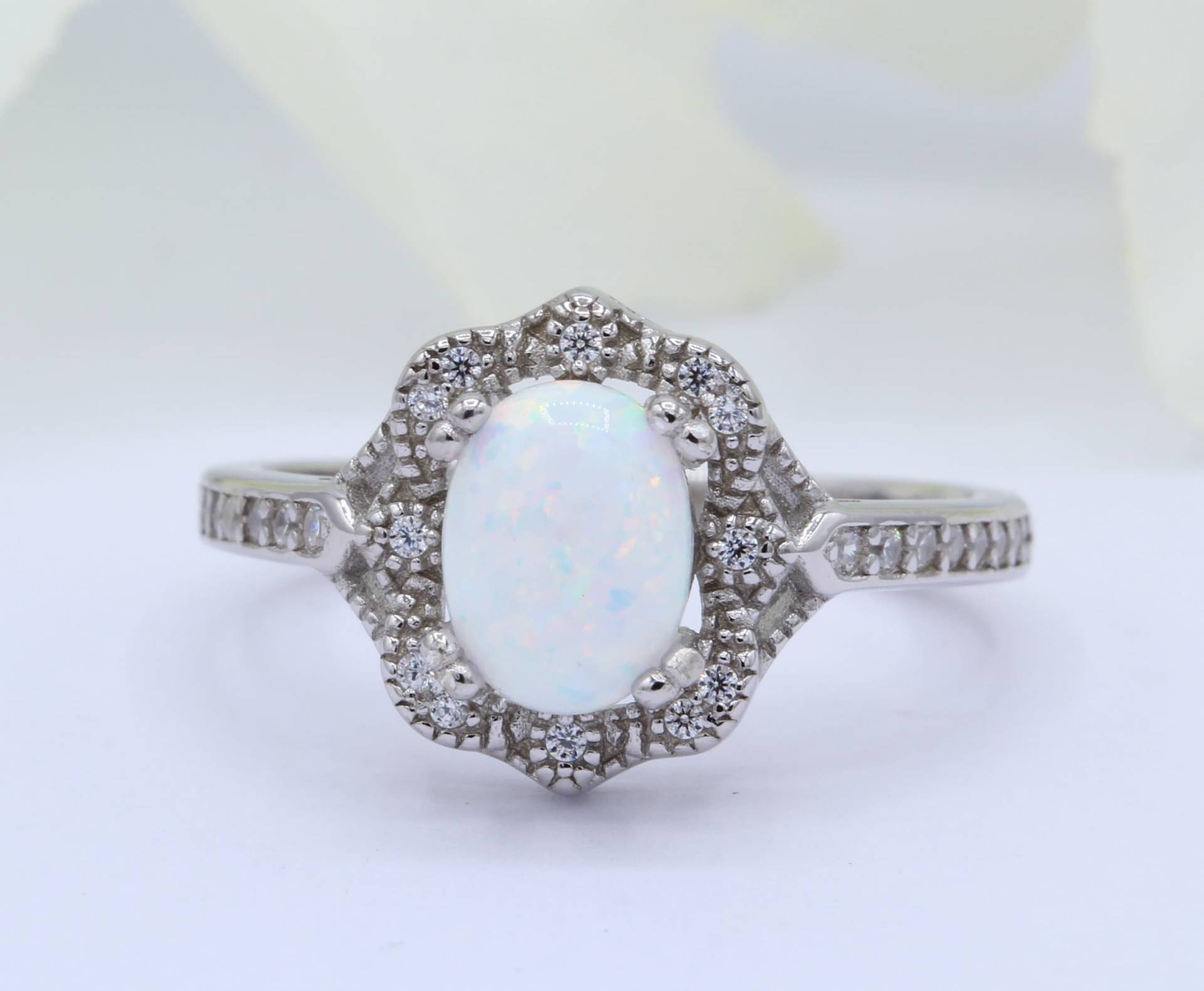 Halo Lab White Opal Hochzeit Verlobung Brautring Vintage Art Deco Oval Rund Diamant Cz Akzent 925 Sterling Silber von OnlyOpalLuv