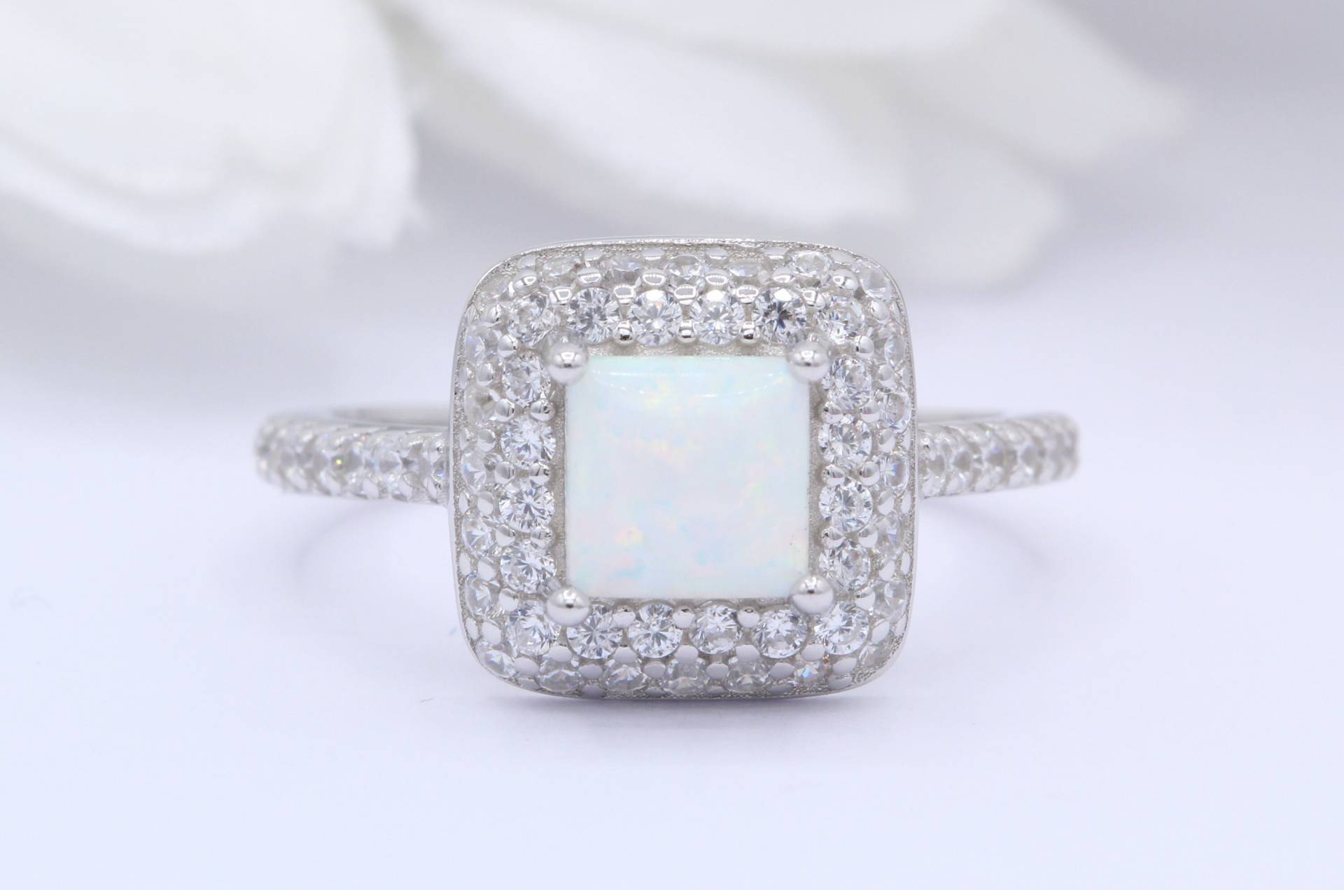 Halo Princess Cut Lab White Opal Beveled Wedding Verlobung Brautring Vintage Art Deco Diamant Cz Solid 925 Sterling Silber Kissenschnitt von OnlyOpalLuv