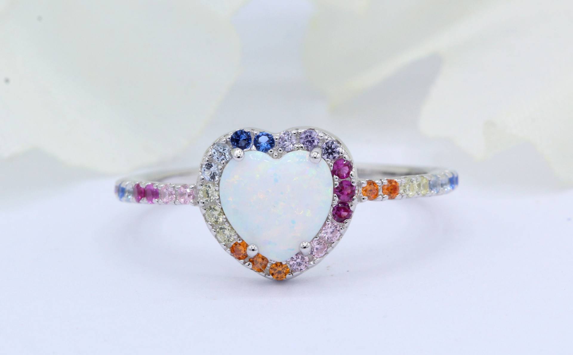 Halo Rainbow Cz Herz Lab Weiß Opal Art Deco Vintage Hochzeit Verlobungsring Rund Multicolor 925 Sterling Silber Wähle Deine Bandfarbe von OnlyOpalLuv