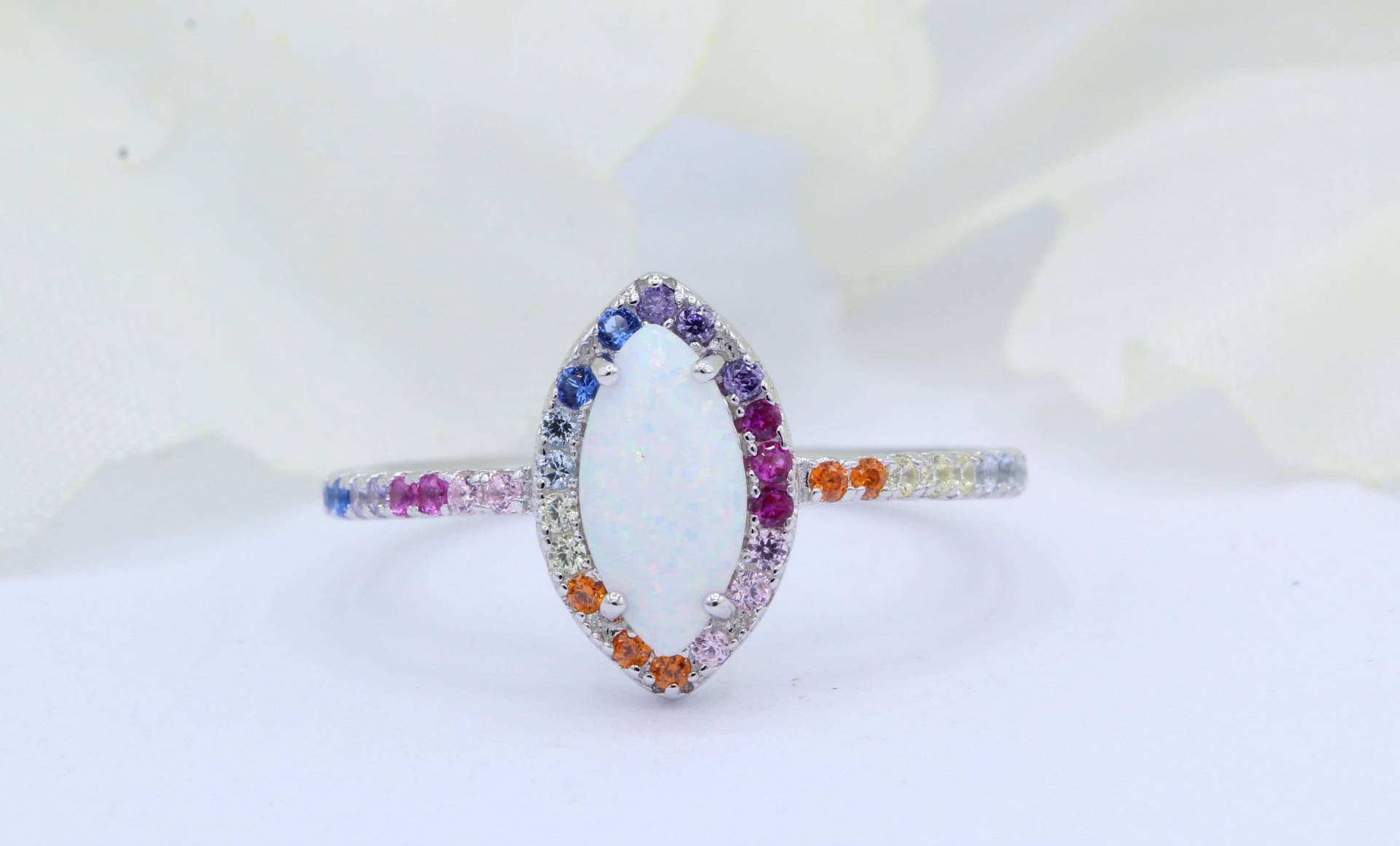 Halo Rainbow Cz Marquise Lab Weiß Opal Art Deco Vintage Hochzeit Verlobungsring Rund Multicolor 925 Sterling Silber Wähle Dein Band von OnlyOpalLuv