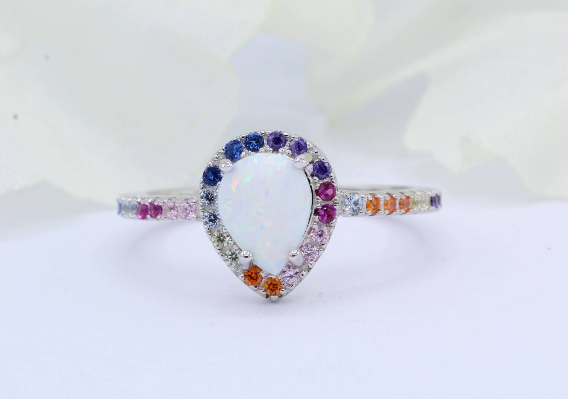 Halo Rainbow Cz Tropfen Lab Weiß Opal Art Deco Vintage Hochzeit Verlobungsring Rund Multicolor 925 Sterling Silber Wähle Dein Band von OnlyOpalLuv