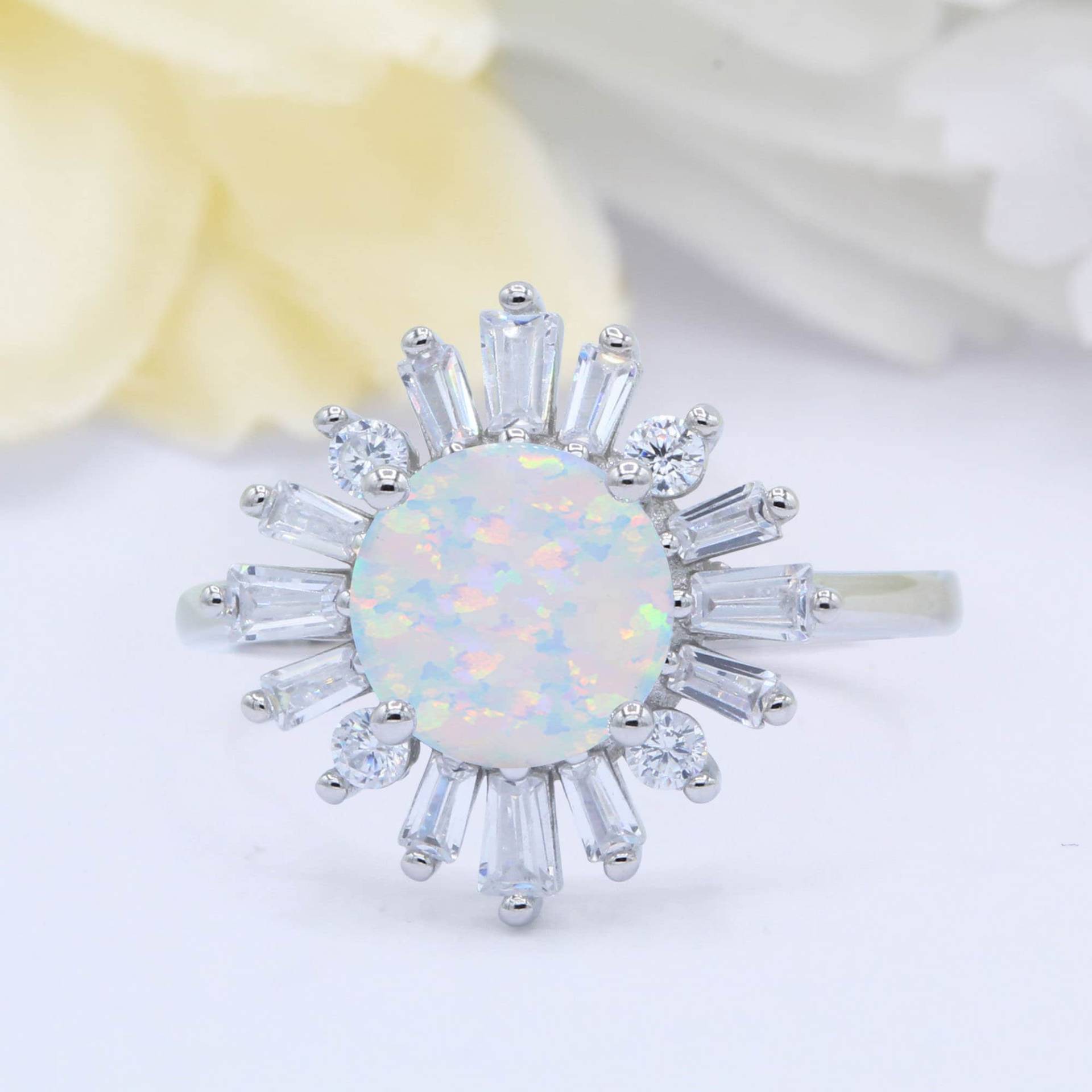 Halo Rund Starburst Design Lab White Opal Cz Art Deco Vintage Hochzeit Verlobungsring Massiv 925 Sterling Silber Wähle Band Farbe von OnlyOpalLuv