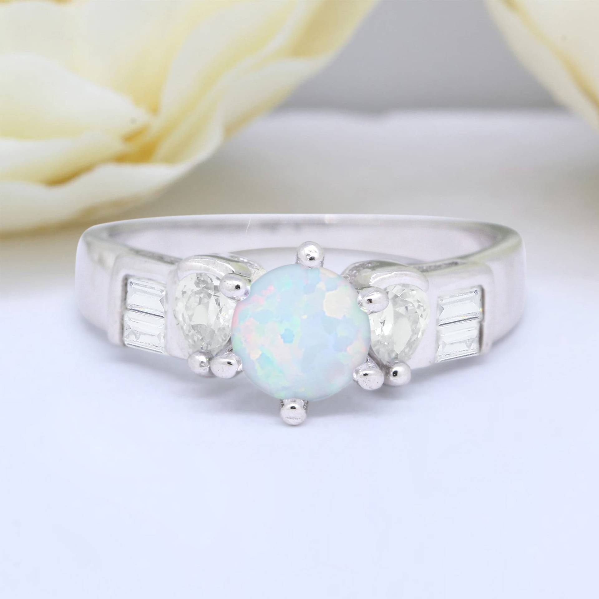 Runde Birne Und Baguette Lab White Opal Hochzeit Verlobung Brautring Vintage Art Deco Rund Cz Akzent 925 Sterling Silber Wähle Band Farbe von OnlyOpalLuv