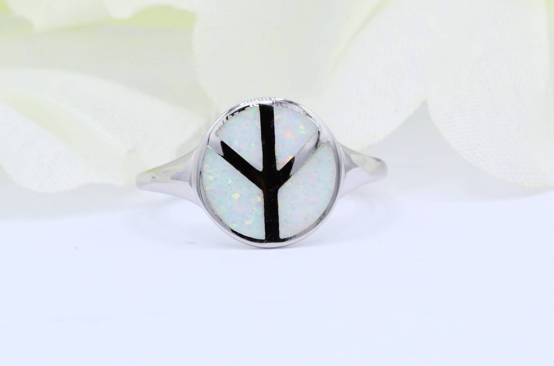 Runder Peace Zeichen Ring Inlay Lab Halo Weiß Opal Trendy New Design Art Deco Massiv 925 Gestempelt Band Sterling Silber Wähle Dein von OnlyOpalLuv