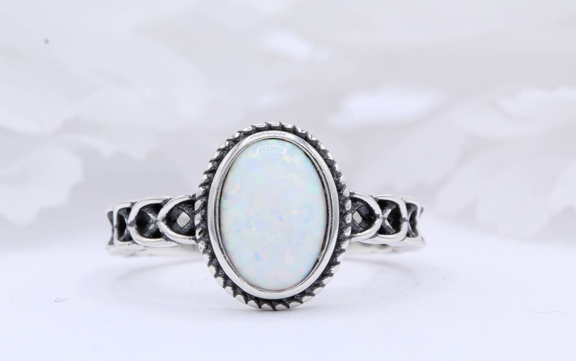 Solitär Oval Lab White Opal Sterling Silber Solid 925 Gliederband Band Art Deco Vintage Hochzeit Verlobungsring Wähle Deine Bandfarbe von OnlyOpalLuv