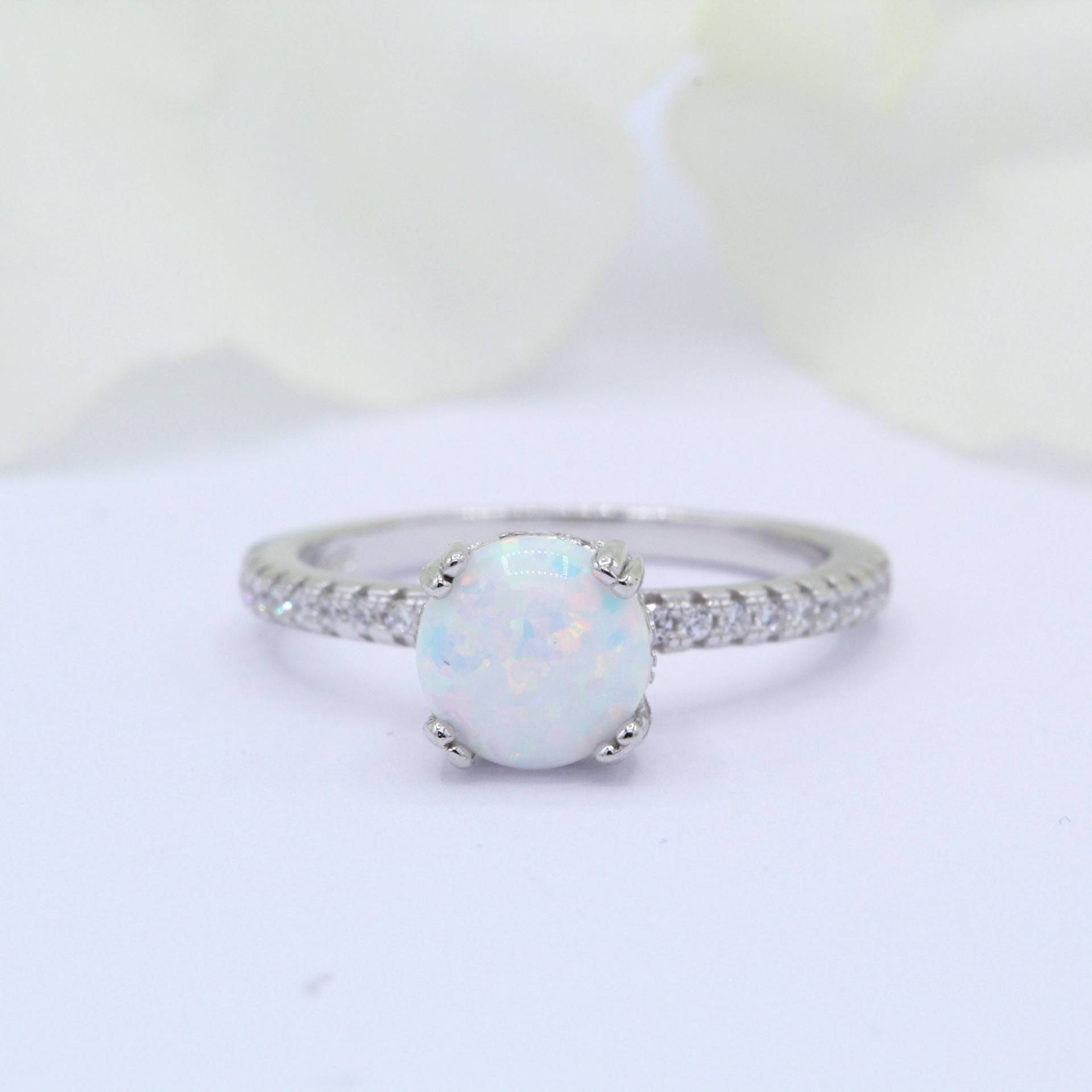 Solitär Rund Lab Weiß Opal Cz Band Art Deco Vintage Verlobungsring Massiv 925 Sterling Silber Wählen Sie Ihre Bandfarbe von OnlyOpalLuv