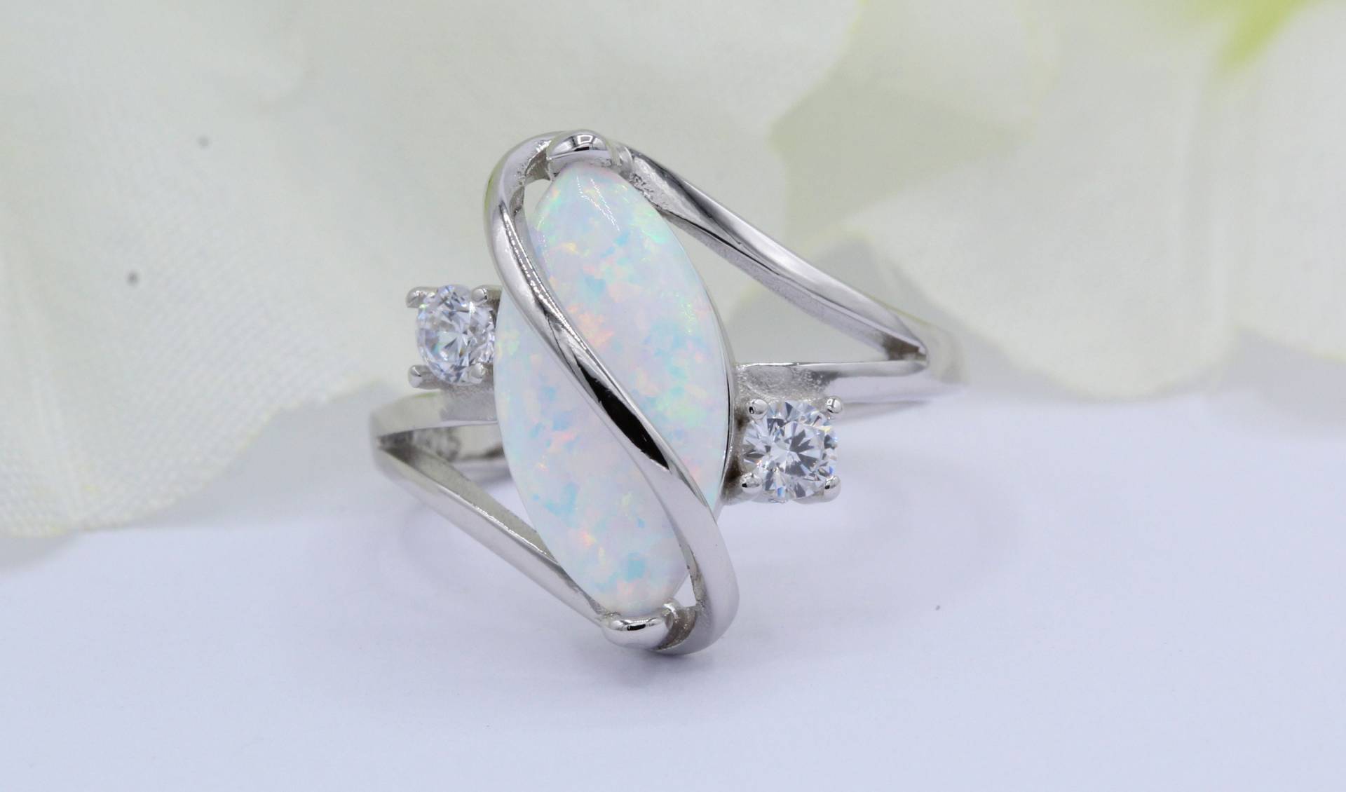 Swirl Mode Ring Weiß Lab Opal Marquise Hochzeit Verlobungsring Vintage Art Deco Band Cz Solid 925 Sterling Silber Wähle Deine Bandfarbe von OnlyOpalLuv