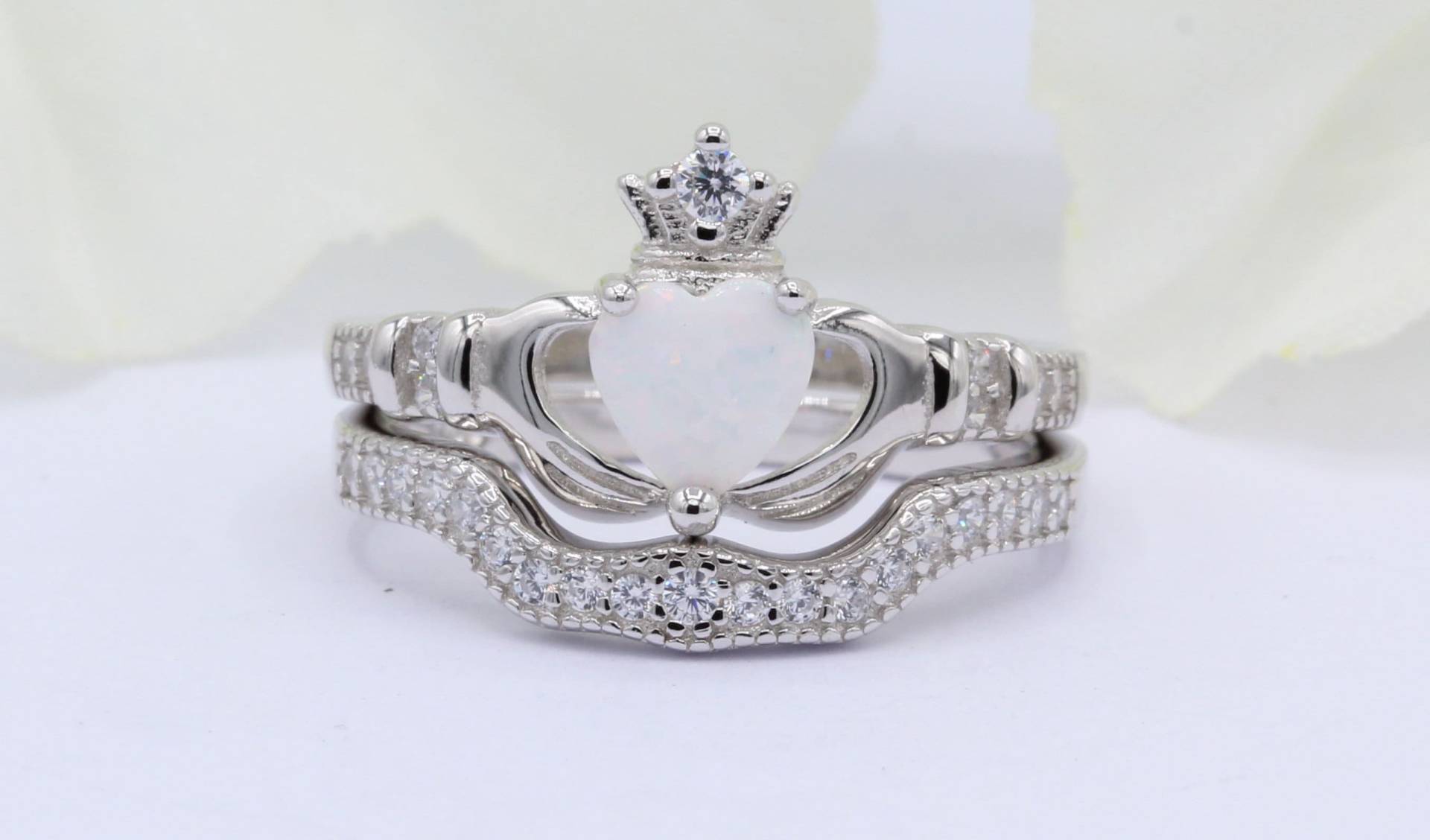 Zweiteiliger Krone Herzförmiger Lab White Opal Claddagh Ring Irish Promise Petite Zierlicher Solid 925 Sterling Silber Band Wähle Deinen Stein von OnlyOpalLuv