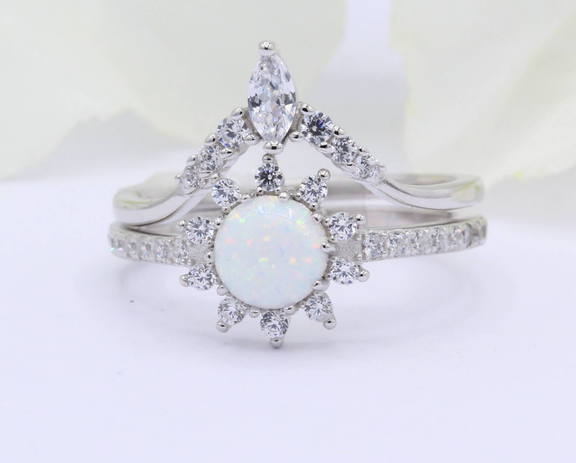 Zweiteiliges Brautset Solitär Simuliert Cz Halo Lab Weiß Opal Vintage Art Deco Hochzeit Verlobungsring Band Massiv 925 Sterling Silber von OnlyOpalLuv