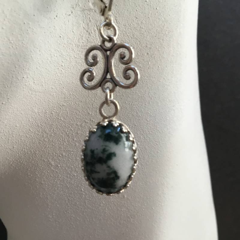 Grüner Baum Achat Ohrringe Ohrringe. Grün Und Weiß Stein Filigraner Schmuck. Weihnachtsohrringe von OnlyStoneJewelry