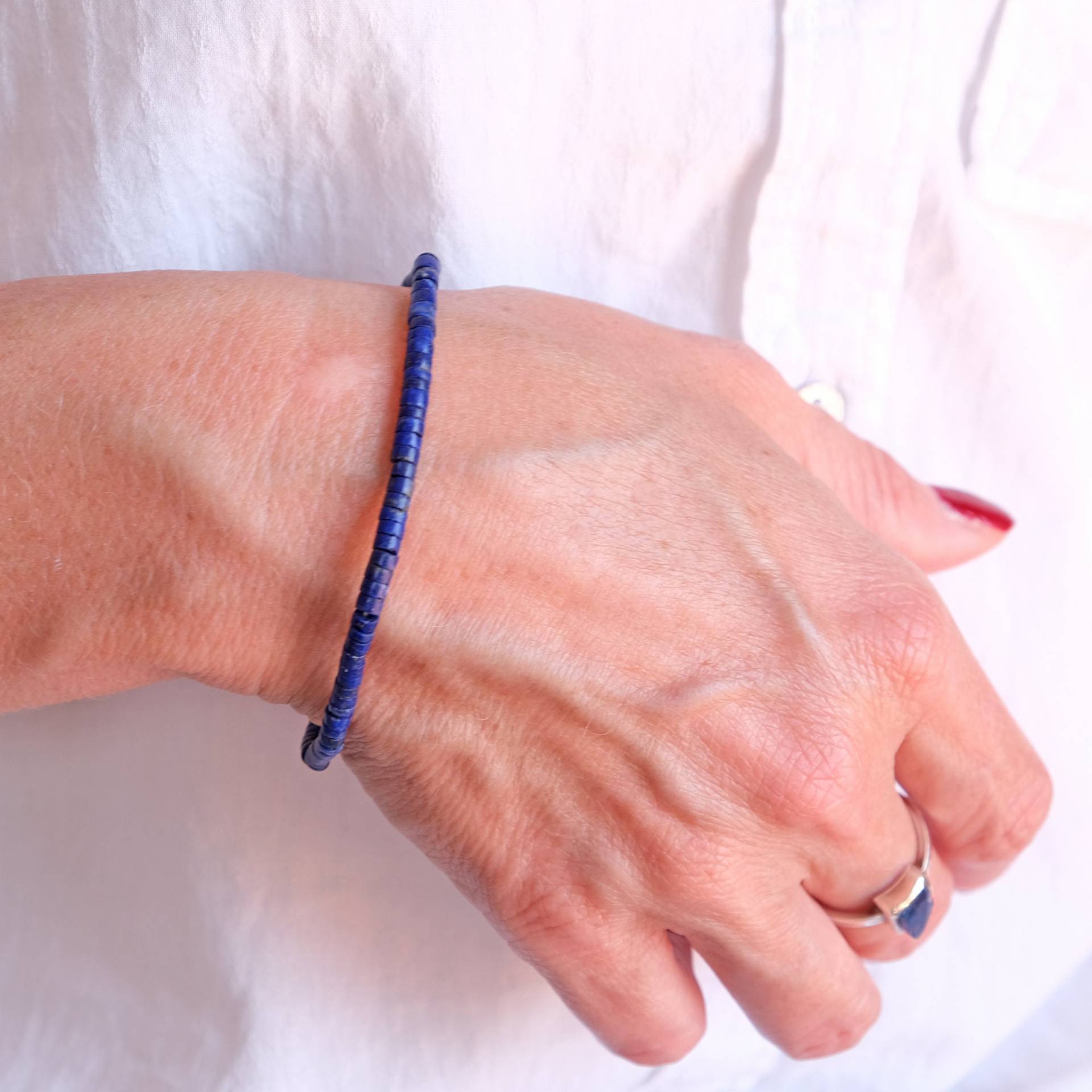 Armband Blau Lapislazuli Edelstein Minimalistisch Surfer Afghanisch Orientalisch Bohemian Folklore Geschenk Damen Echtschmuck Zart Fein 6 Armband Blau Lapislazuli Edelstein Minimalistisch Surfer Afghanisch Orientalisch Bohemian Folklore Geschenk Damen Echtschmuck Zart Fein 6 von Onlybestqualitynepal