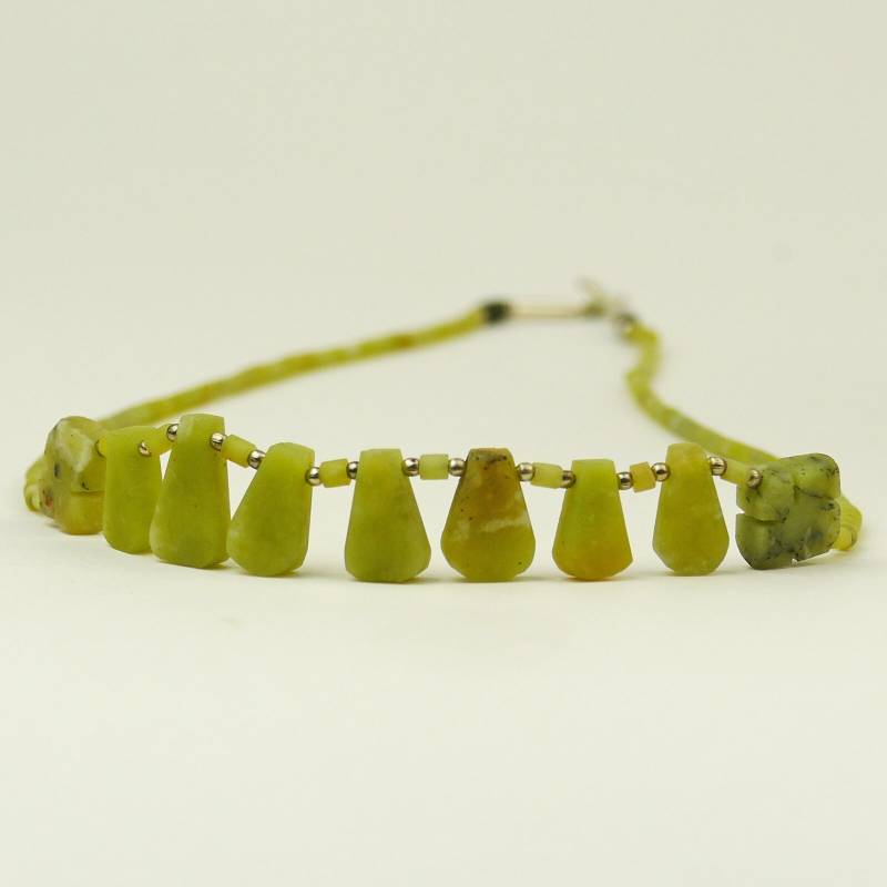 Halskette Grün Edelstein Collier Serpentin Zartes Grün, Geschenk Damen Mutter Freundin, Abendschmuck, Filigran, Afghanistan C06 von Onlybestqualitynepal