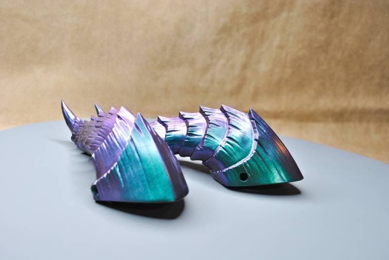 Demonic Dragon Horns - Bunt Bemalte Hörner Für Rollenspiel Cosplay & Larp Demonic Dragon Horns - Bunt Bemalte Hörner Für Rollenspiel Cosplay & Larp von Onlyhorns