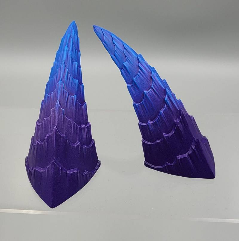 Farbbasis Drachen Hörner Verschiedene Farben Und Größe Farbbasis Drachen Hörner Verschiedene Farben Und Größe von Onlyhorns