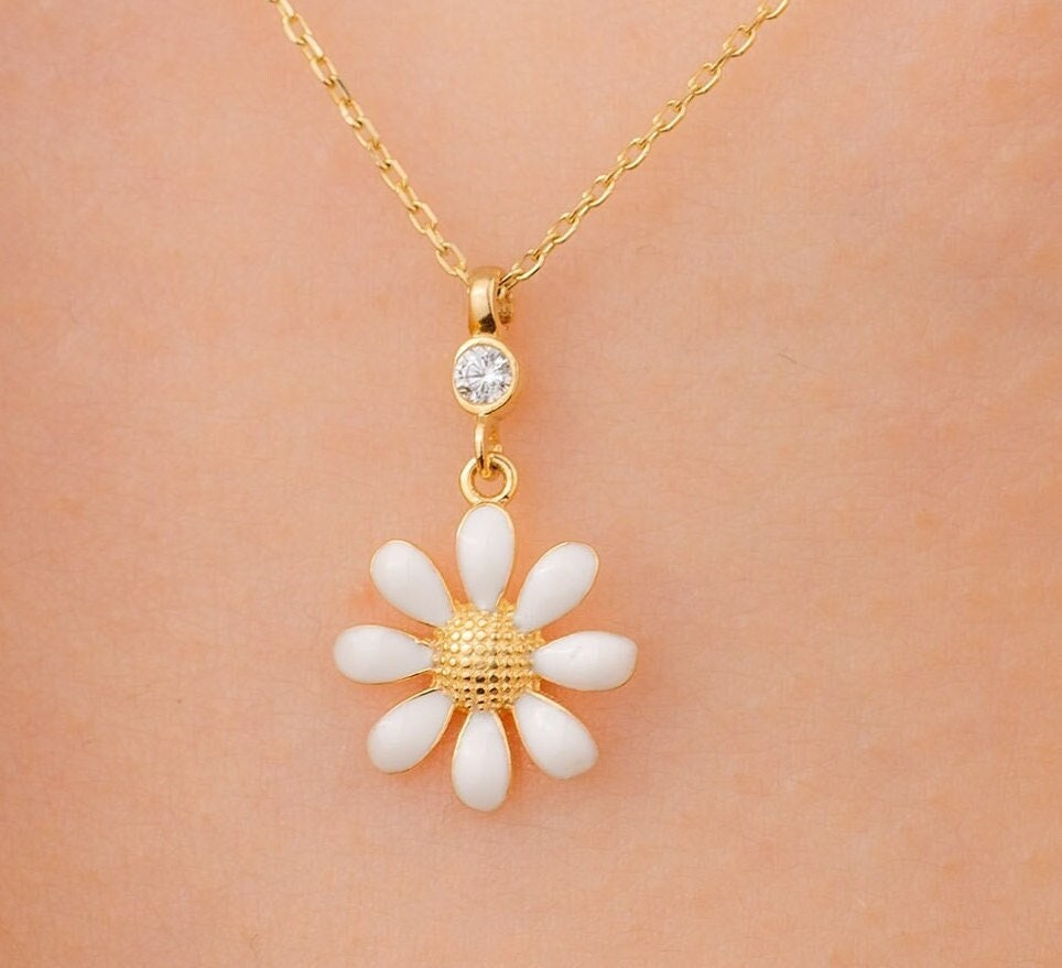 14K Solid Gold Emaille Daisy Halskette, Zierlicher Blumen Anhänger, Geschenk Für Sie, Kinder Kamille Schmuck, Frühling, Weihnachtsgeschenk von OnsevaFineJewelry