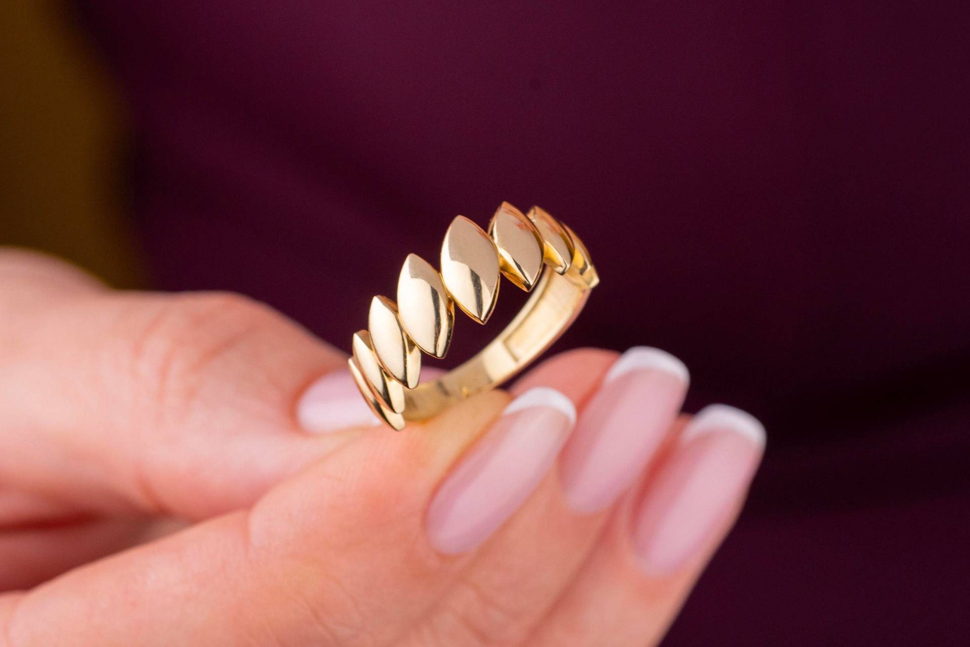 14K Solid Gold Ring, Croissant Halber Eternity Einzigartige Geschenk Für Frauen, Marquise Förmige Chunky Weihnachtsgeschenk von OnsevaFineJewelry