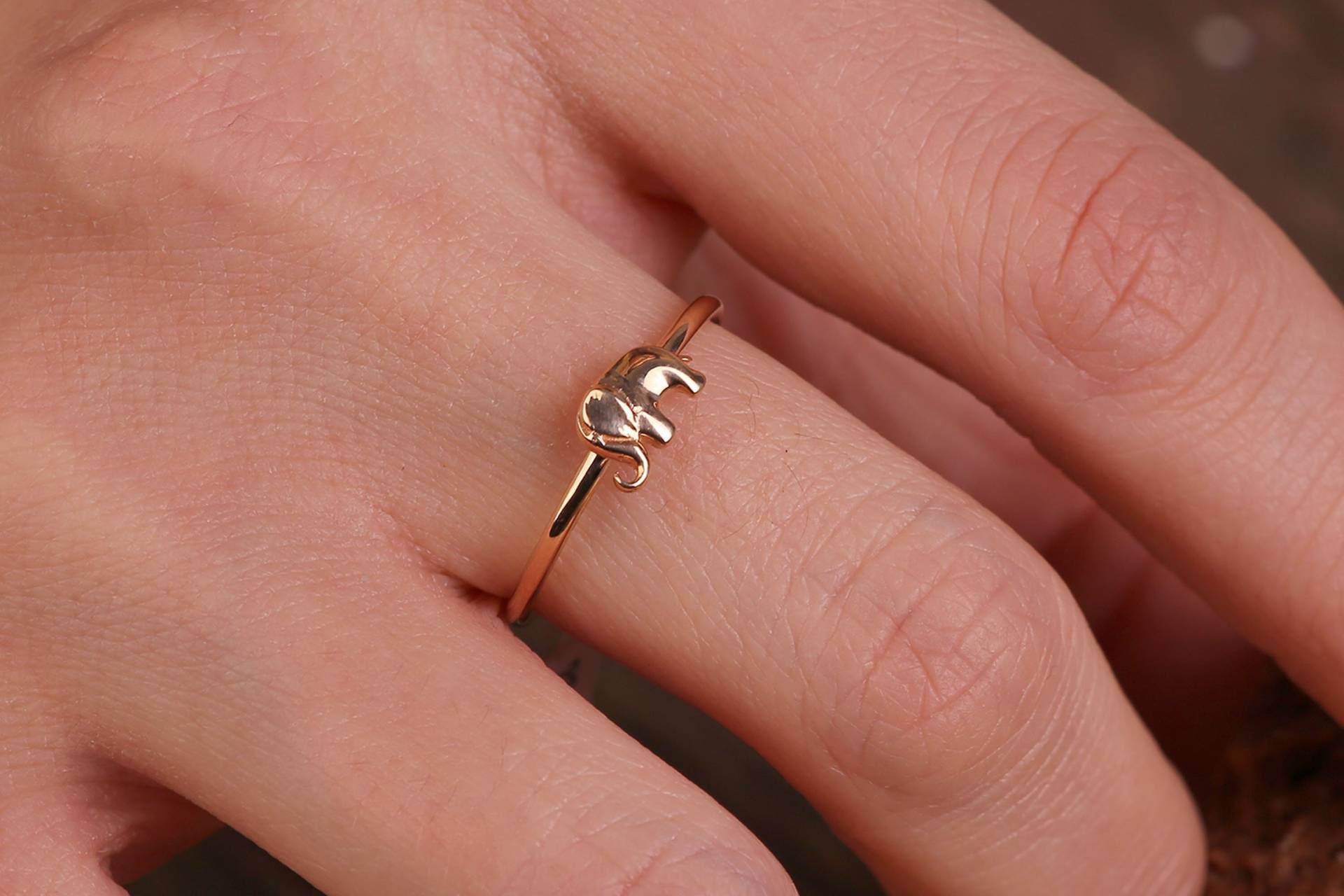 Gold Elefant Ring, Tier 14K Massivem Liebhaber Geschenk, Glück Niedlich, Minimalistisch, Zierlich, Einfach, Weihnachtsgeschenk von OnsevaFineJewelry