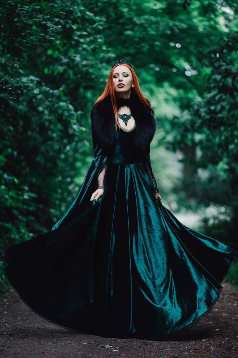 Dunkler Mittelalterlicher Feenwald Grüner Samtkleid Dunkler Mittelalterlicher Feenwald Grüner Samtkleid von OnygenClothing