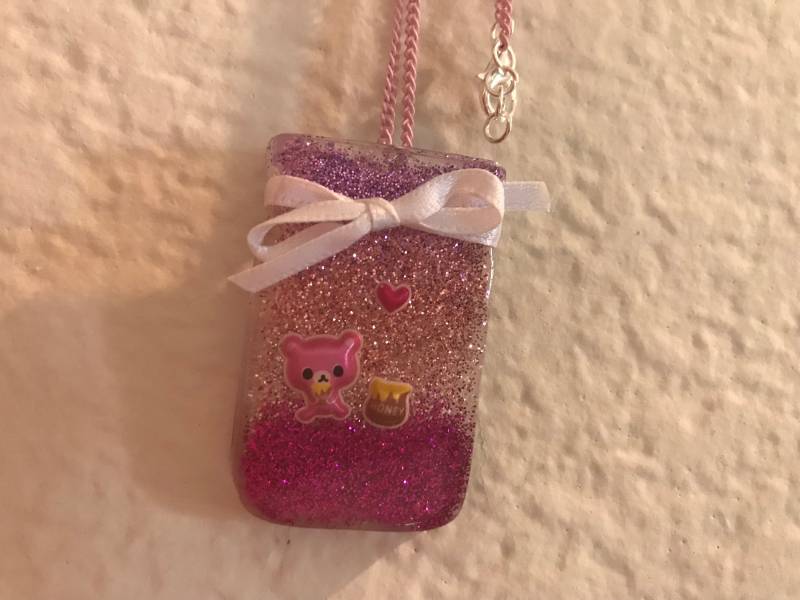 Rosa Honig Bär Glitter Glas Halskette von OpalDeco